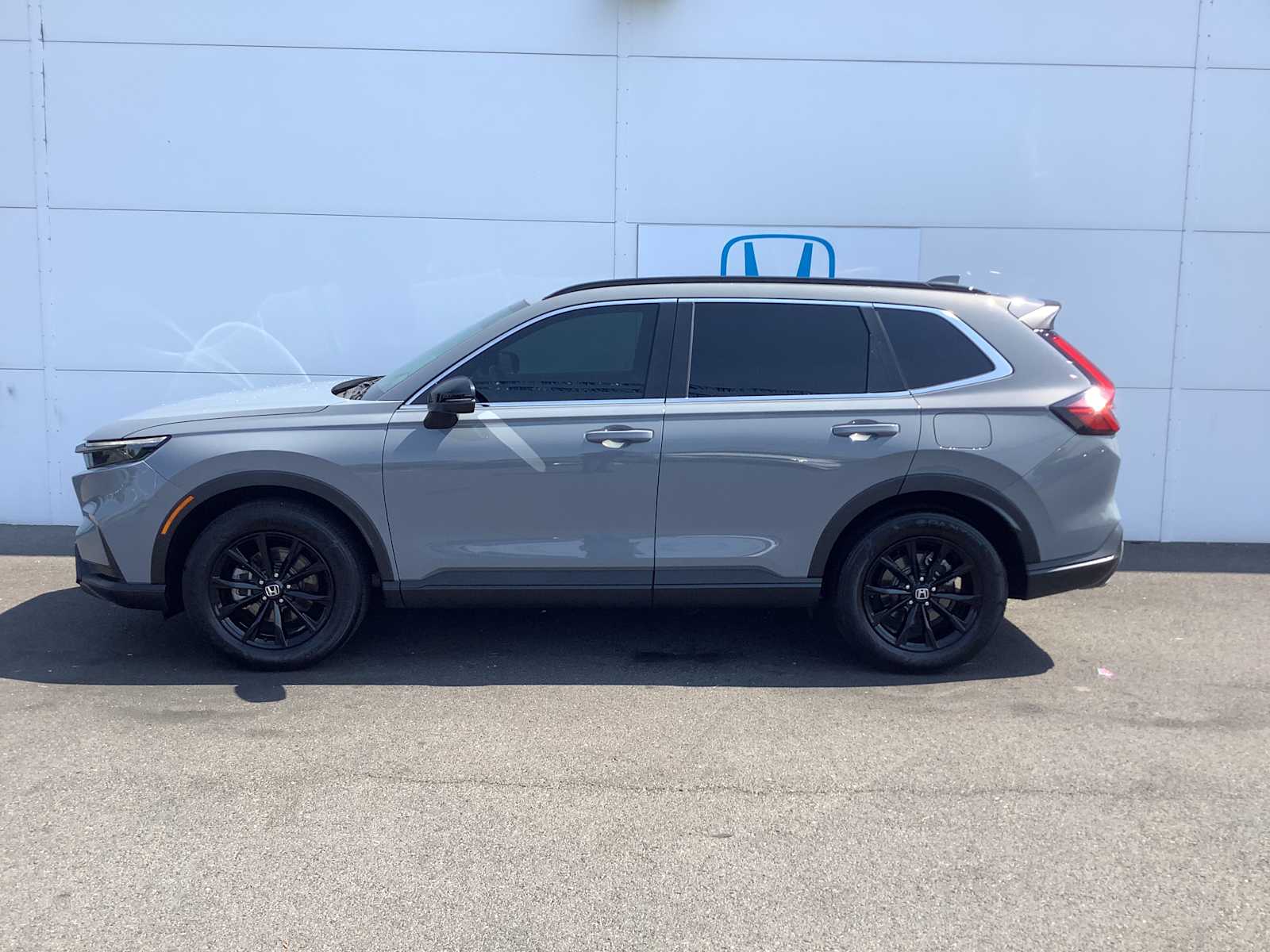 2023 Honda CR-V Hybrid Sport photo 2