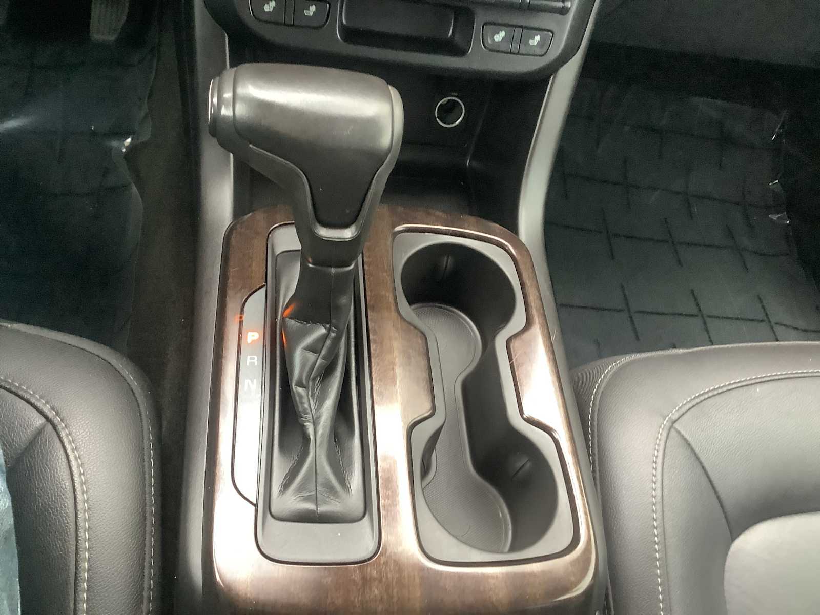 Thumbnail: 2018 GMC Canyon - 18