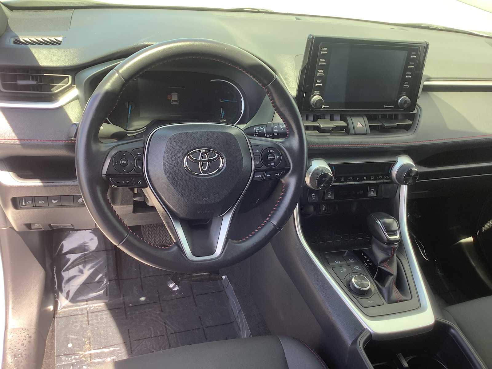 Thumbnail: 2022 Toyota RAV4 - 11