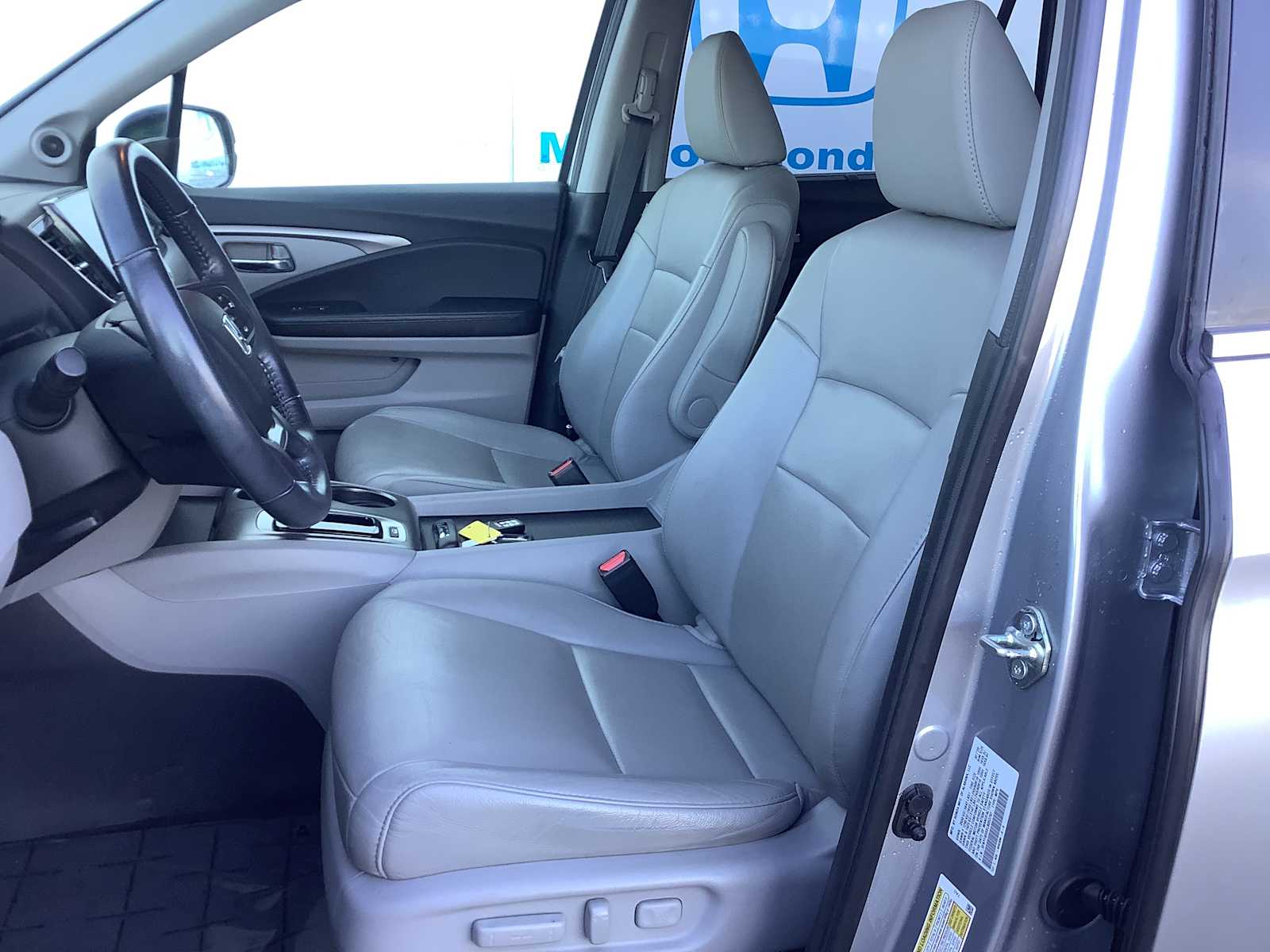 2020 Honda Pilot EX-L - Photo 11