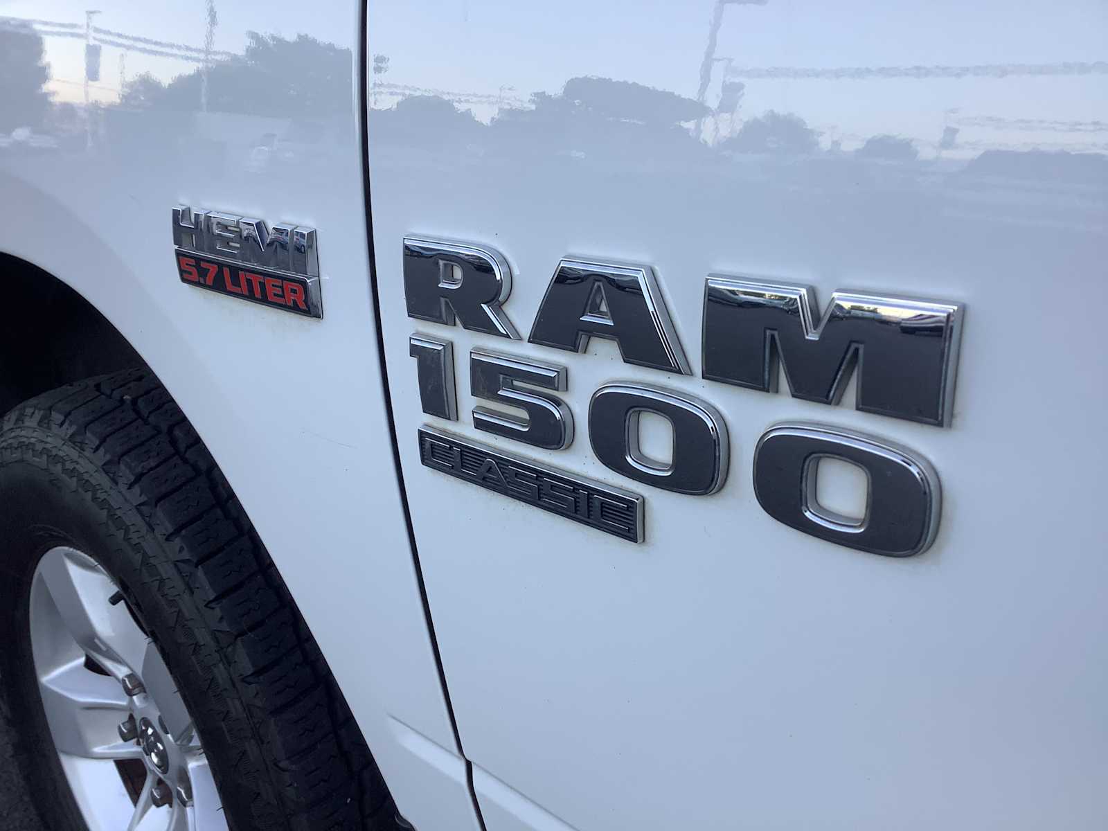 Thumbnail: 2020 RAM 1500 Classic - 16