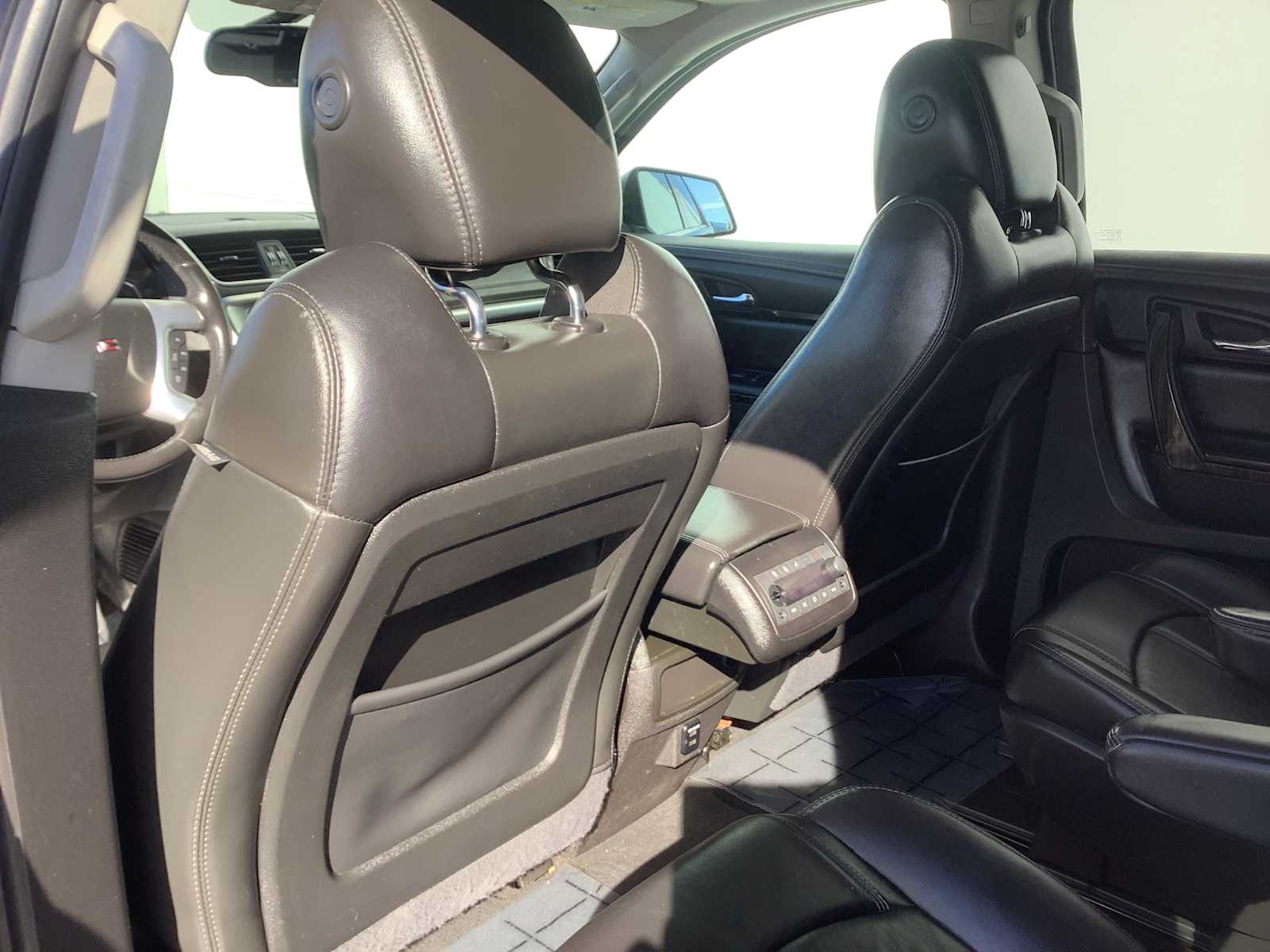 Thumbnail: 2015 GMC Acadia - 12