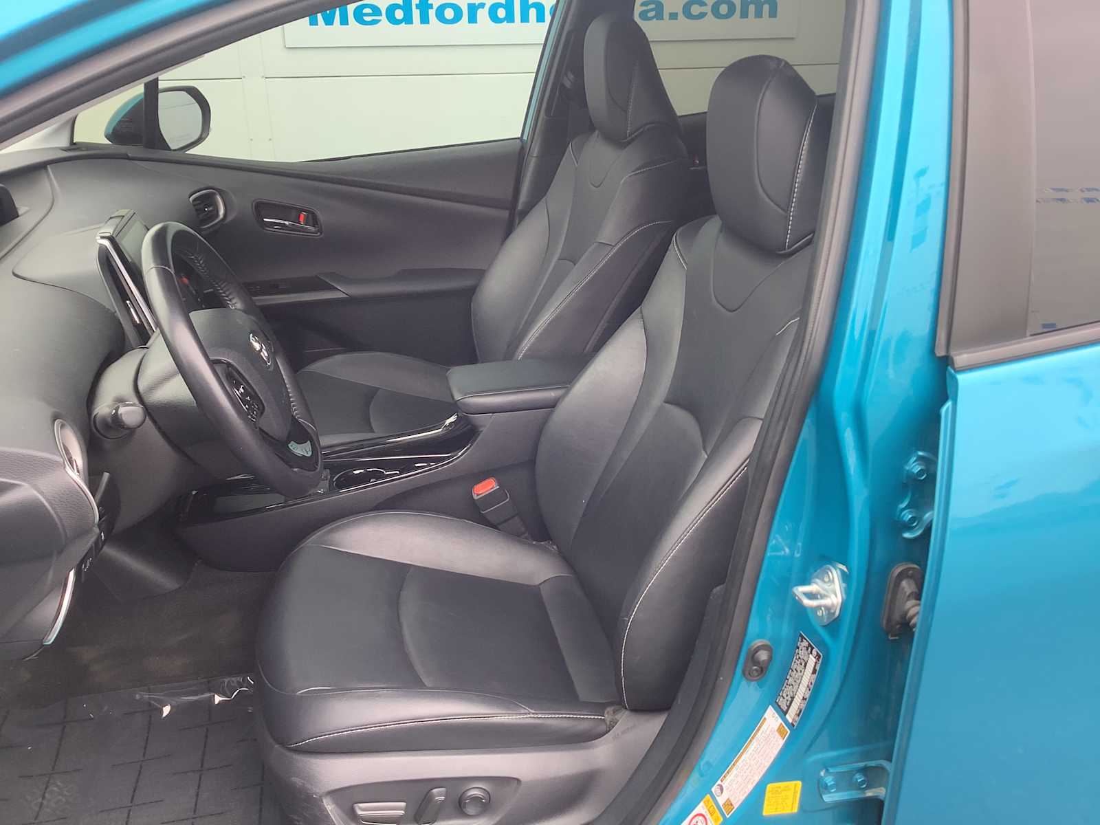 Thumbnail: 2021 Toyota Prius Prime - 11