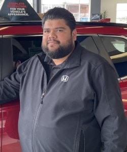 Staff member Cesar Salas from ID_fa461dbf83a4