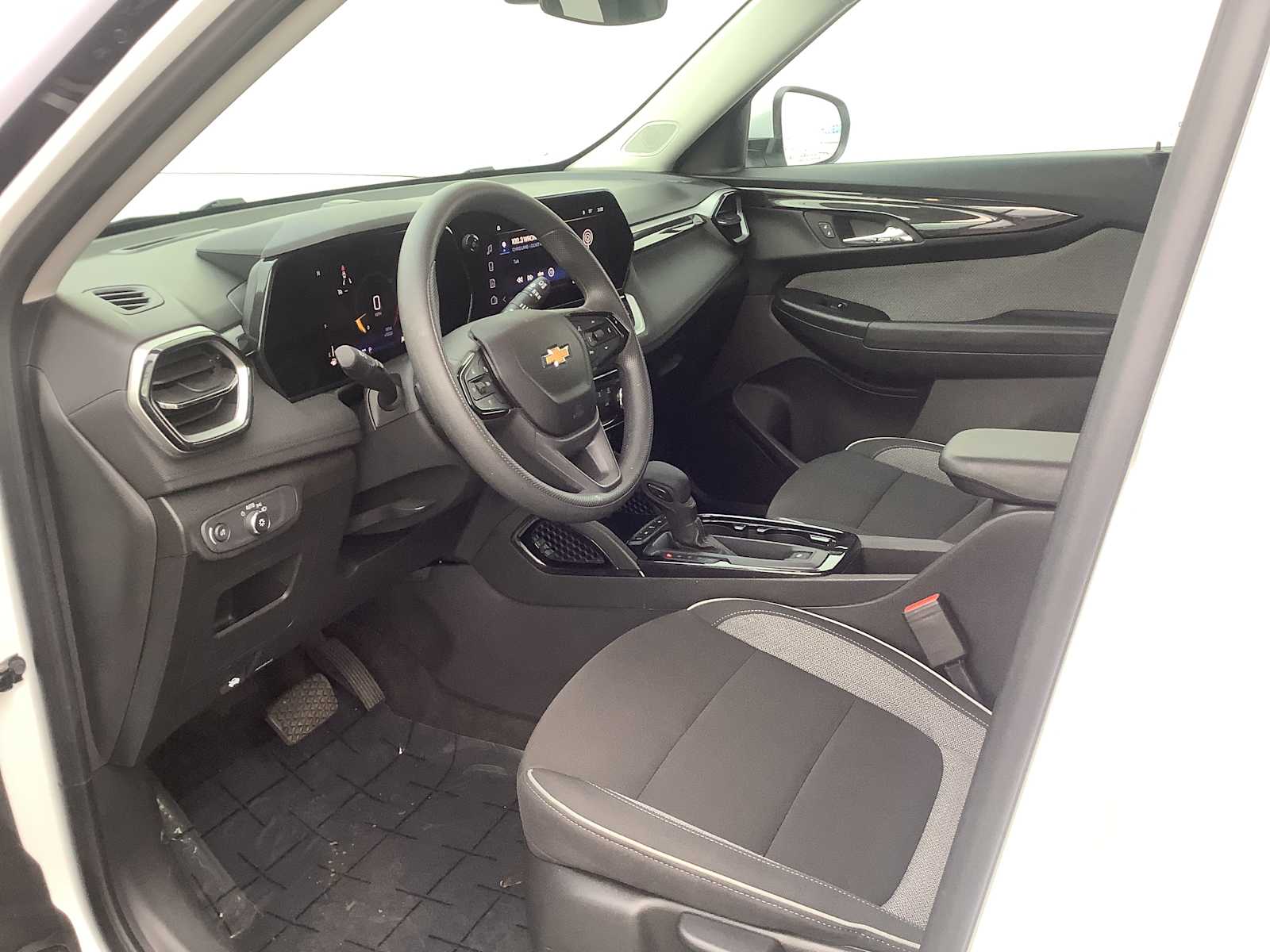 Thumbnail: 2025 Chevrolet TrailBlazer - 11