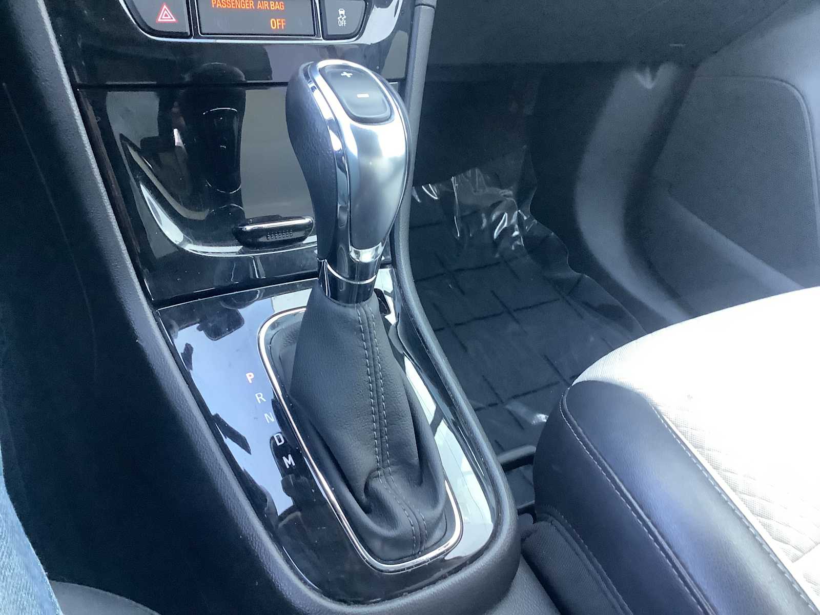 Thumbnail: 2019 Buick Encore - 17