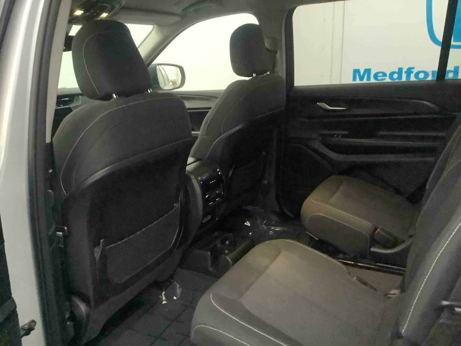 Thumbnail: 2023 Jeep Grand Cherokee - 12