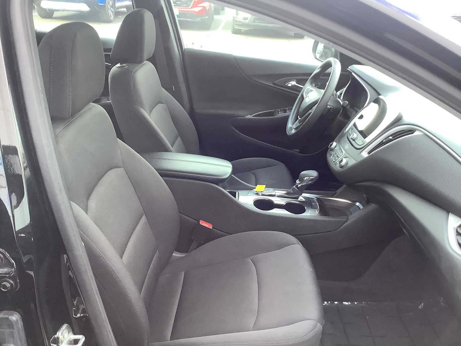 Thumbnail: 2022 Chevrolet Malibu - 15