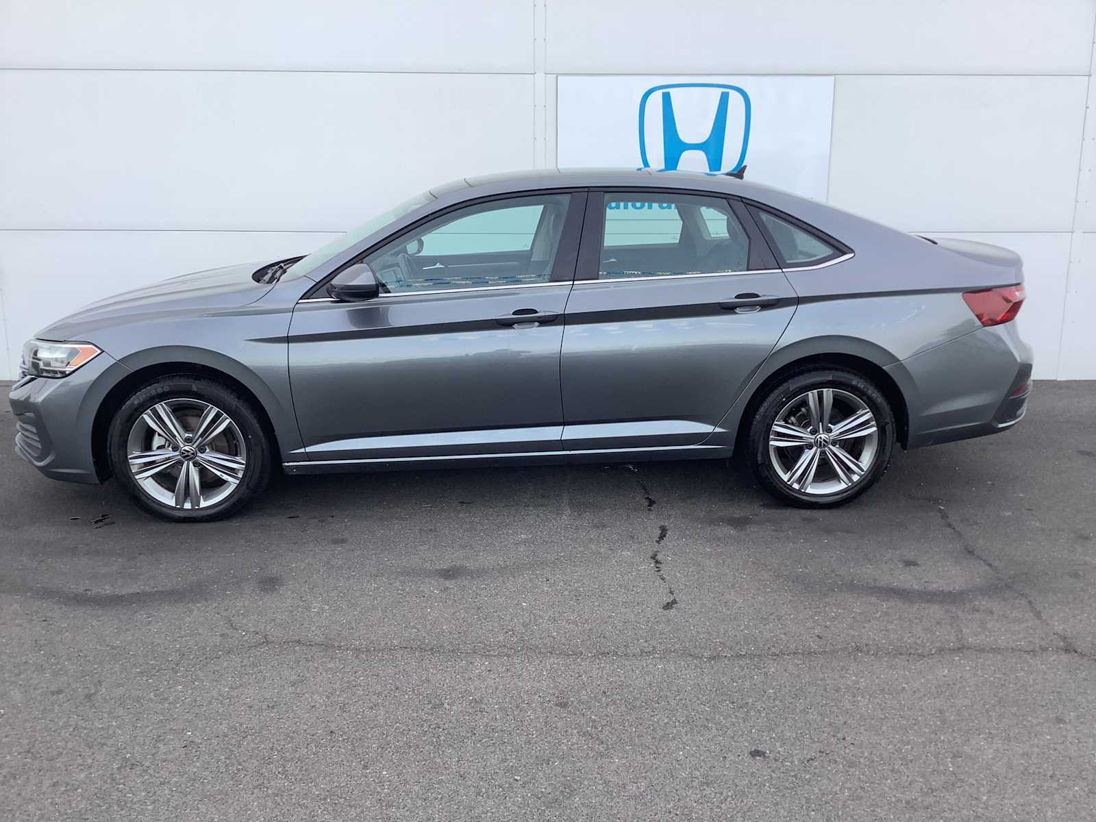 Thumbnail: 2024 Volkswagen Jetta - 2