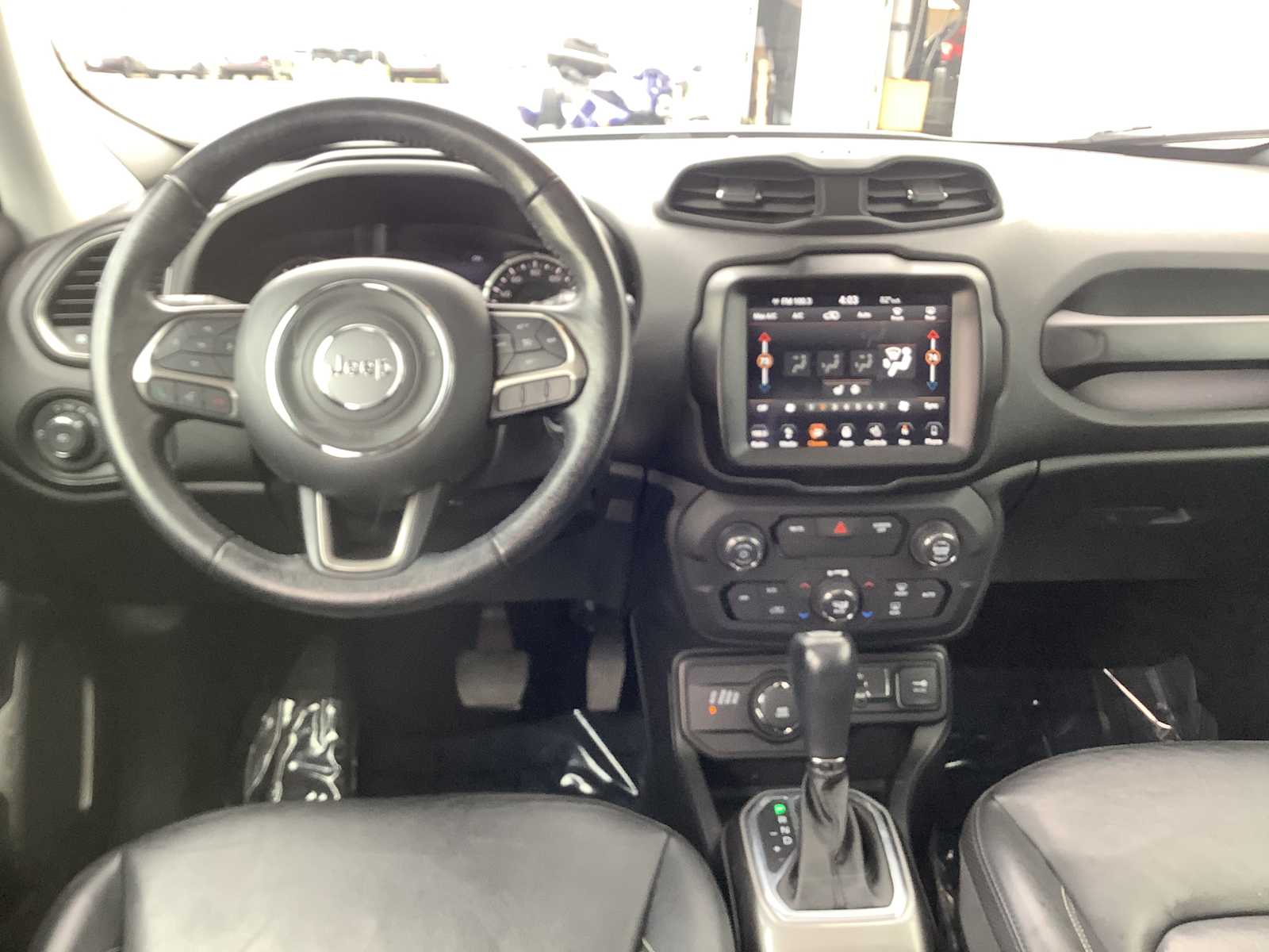 Thumbnail: 2018 Jeep Renegade - 10