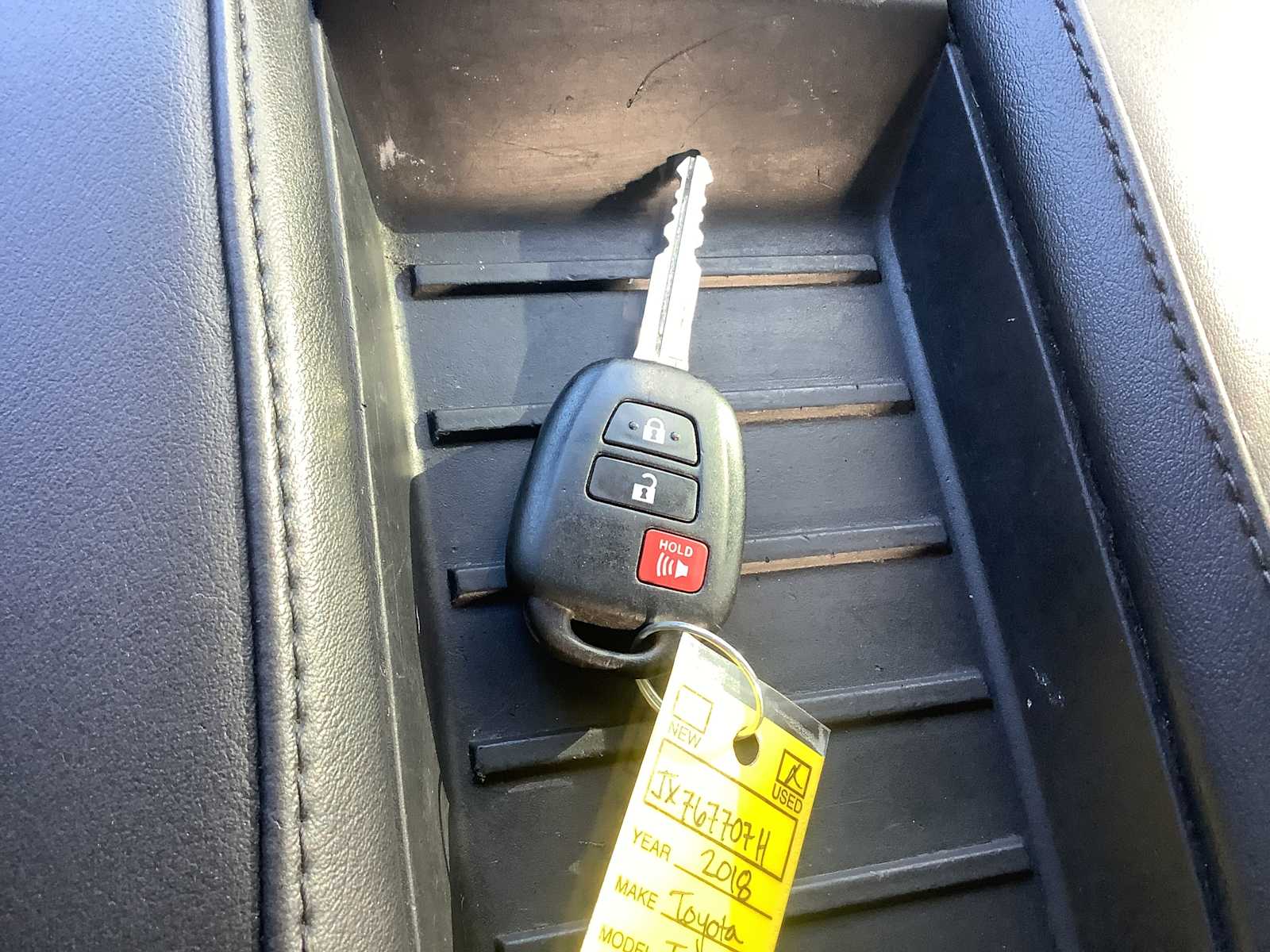 Thumbnail: 2018 Toyota Tundra - 20