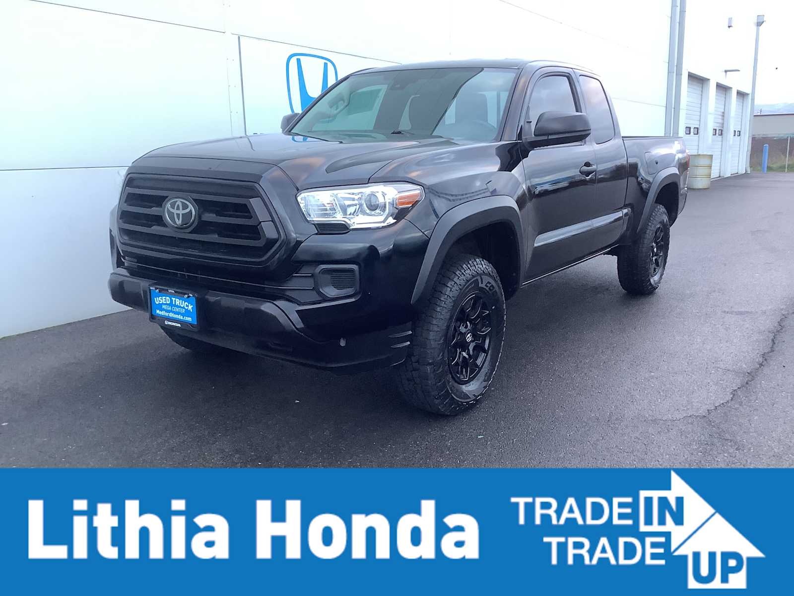 2021 Toyota Tacoma SR's photo