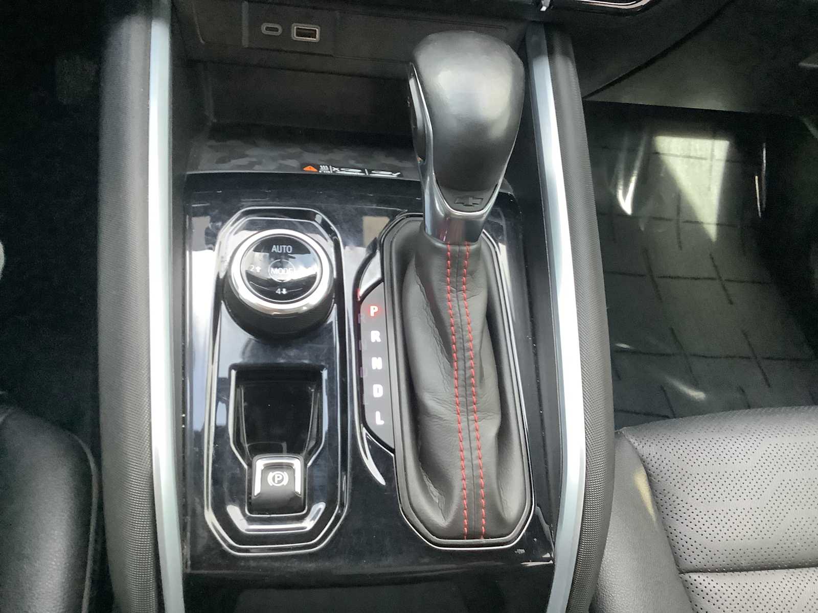 Thumbnail: 2023 Chevrolet Colorado - 18