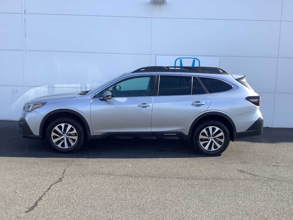 Used 2020 Subaru Outback Premium SUV