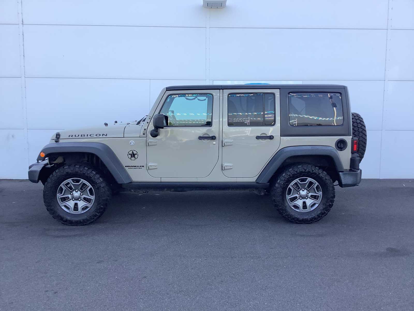 Used 2017 Jeep Wrangler Unlimited Rubicon with VIN 1C4BJWFG2HL692530 for sale in Medford, OR