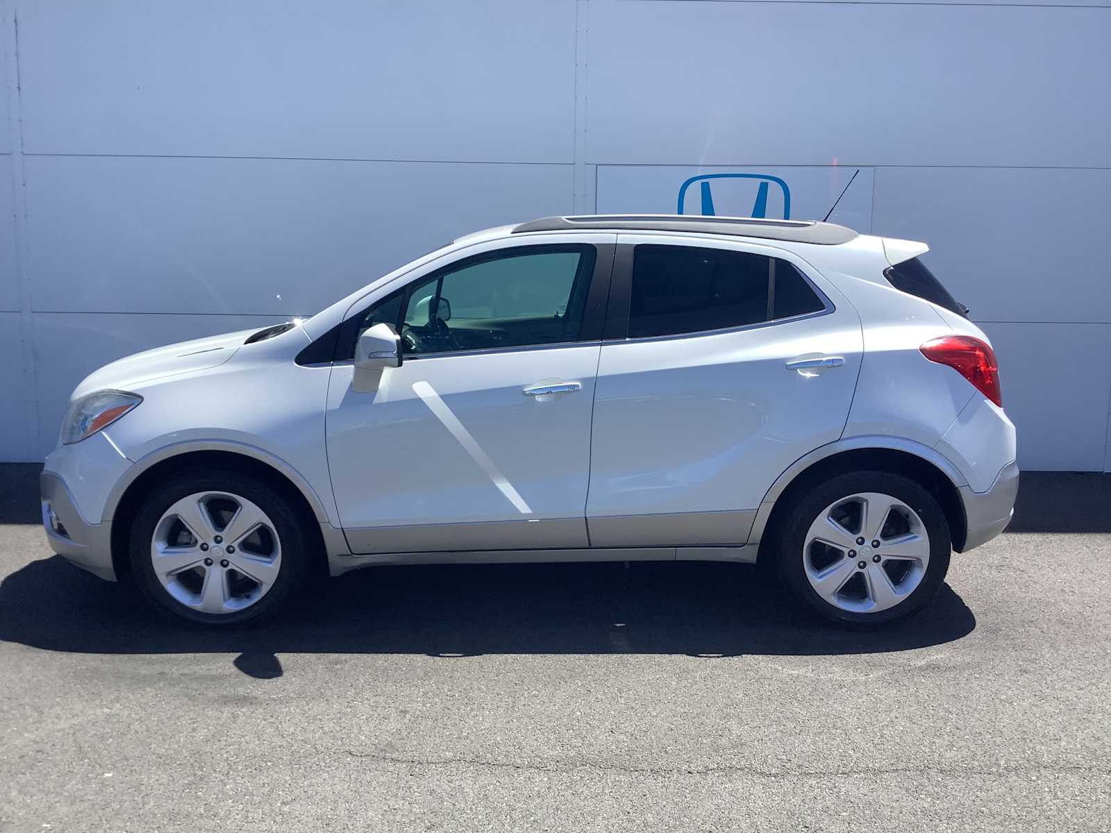 Thumbnail: 2015 Buick Encore - 2