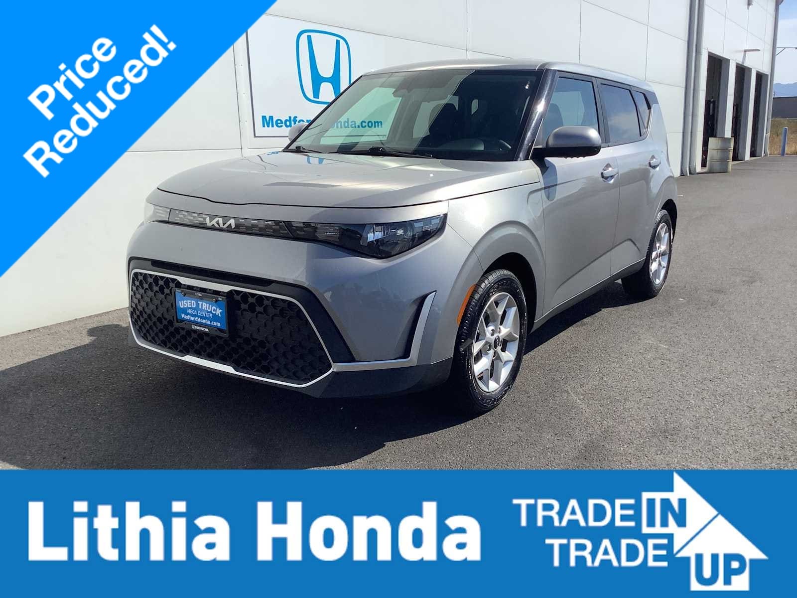 2023 Kia Soul LX's photo