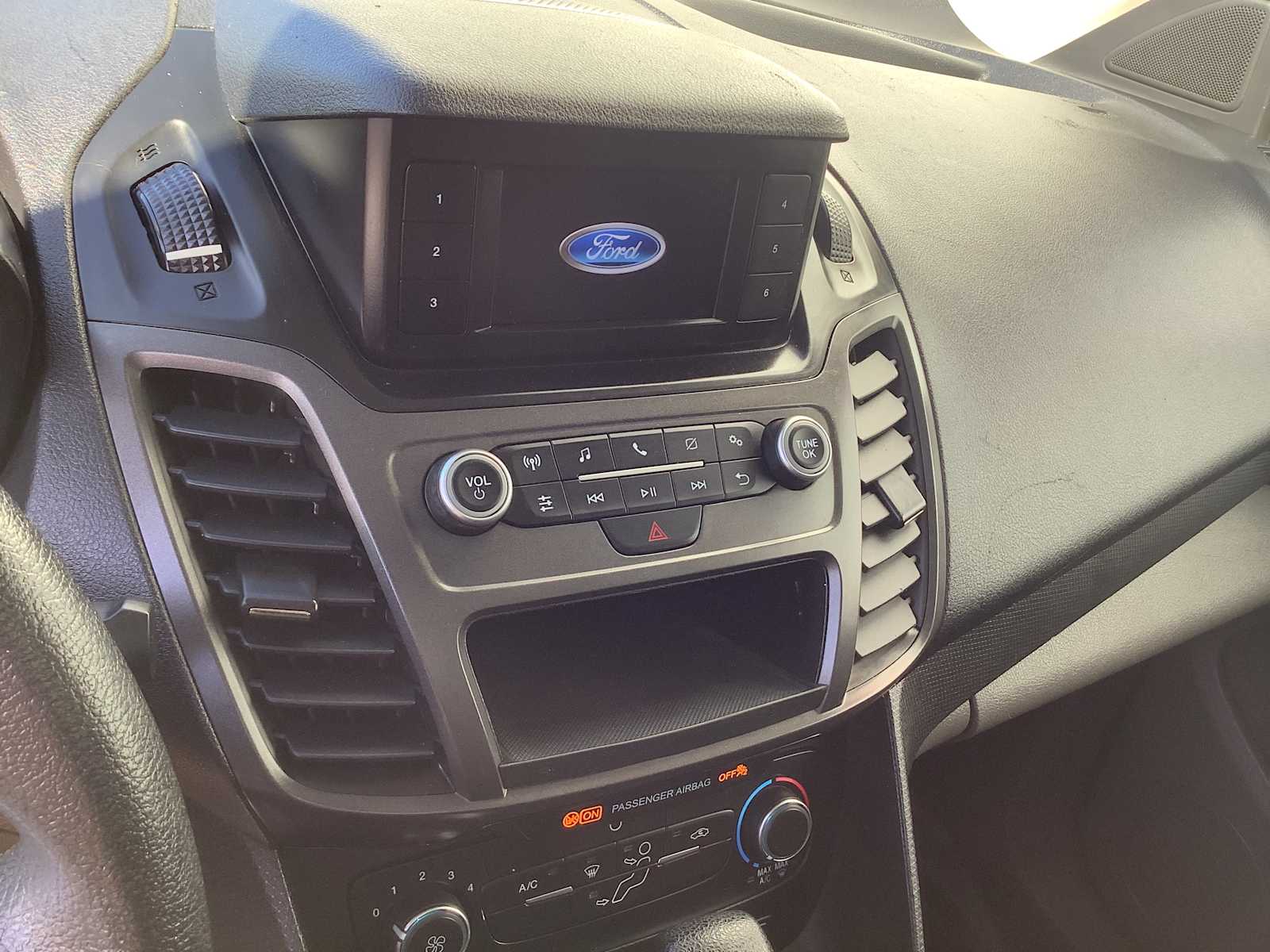 Thumbnail: 2019 Ford Transit Series - 16