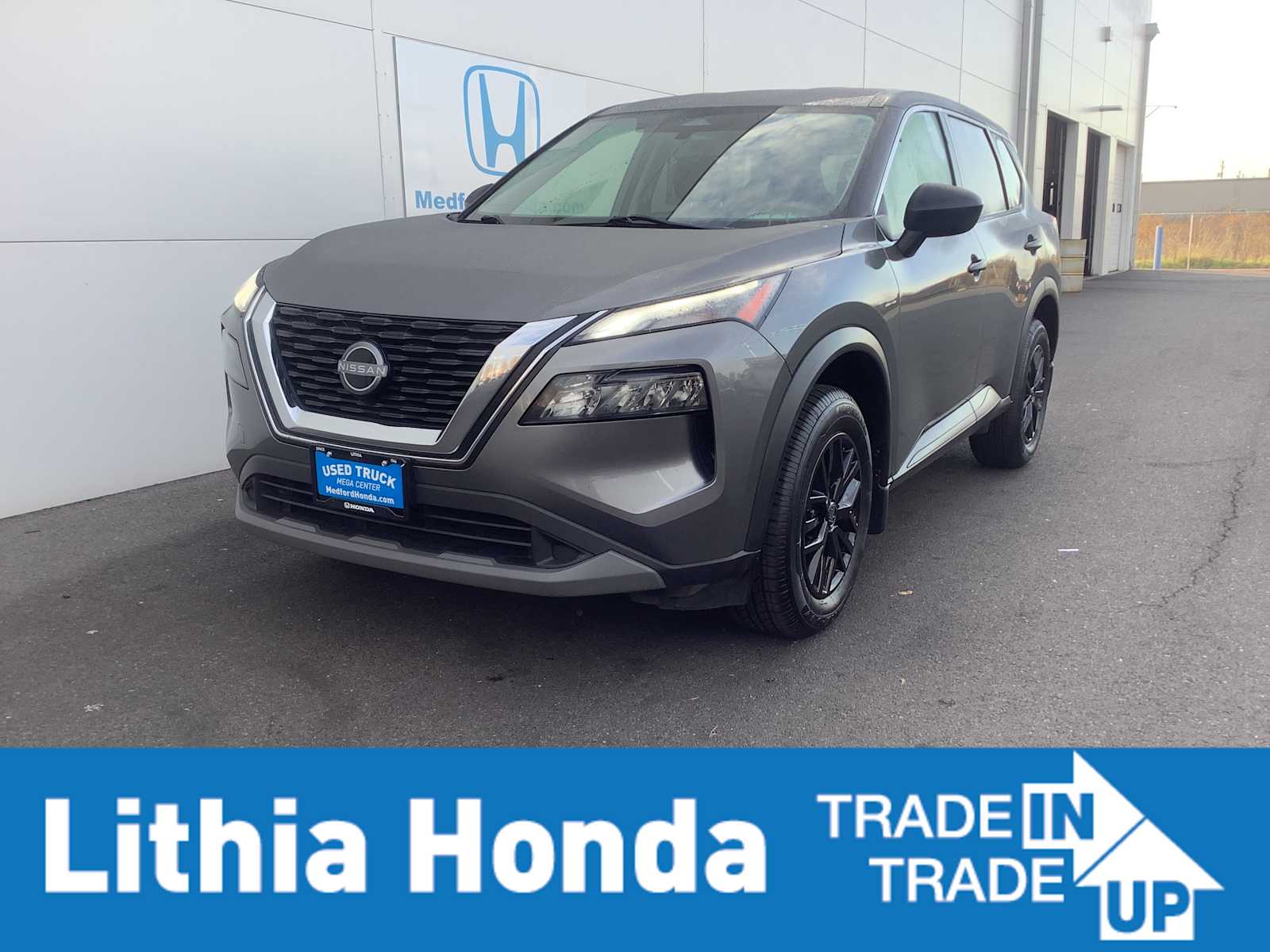 2022 Nissan Rogue S's photo