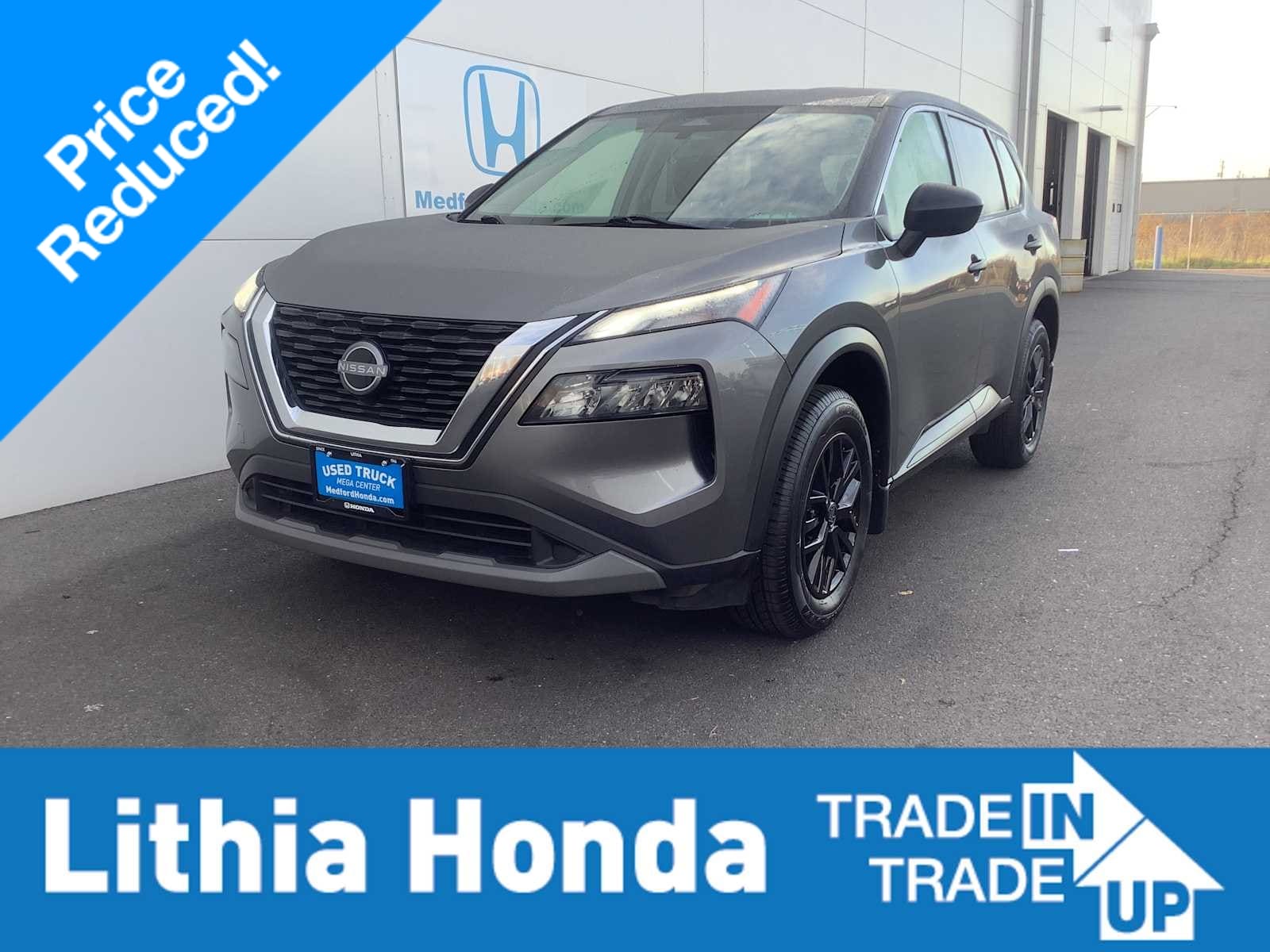 2022 Nissan Rogue S's photo