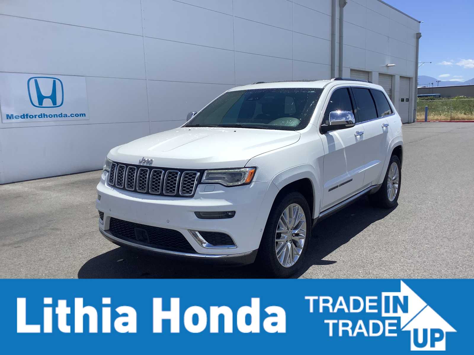2017 Jeep Grand Cherokee Summit 4WD's photo