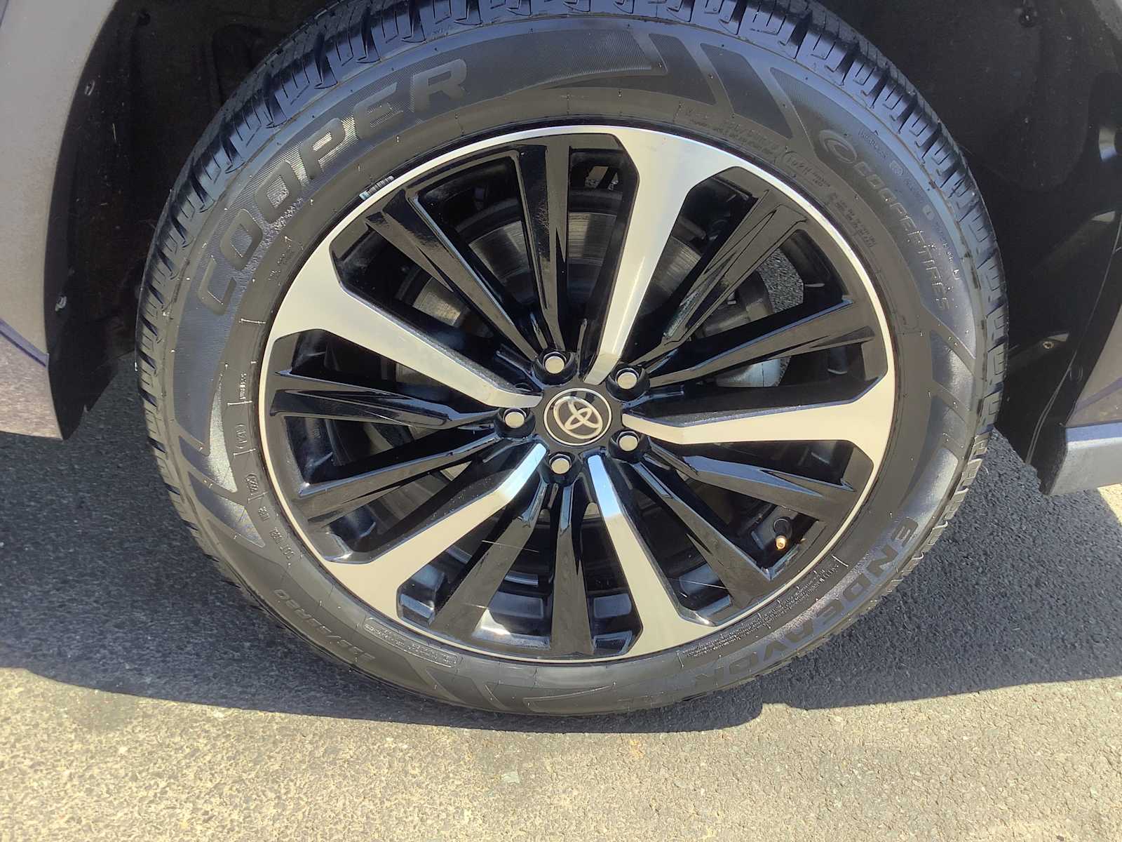 Thumbnail: 2021 Toyota Highlander - 7
