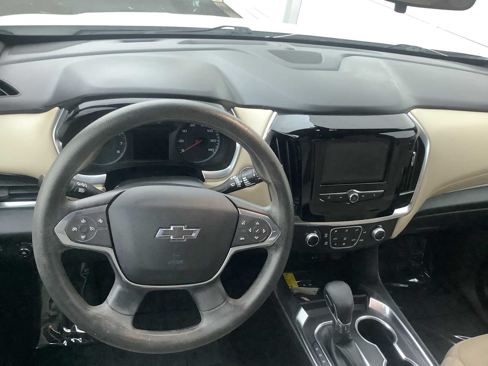 Thumbnail: 2022 Chevrolet Traverse - 9