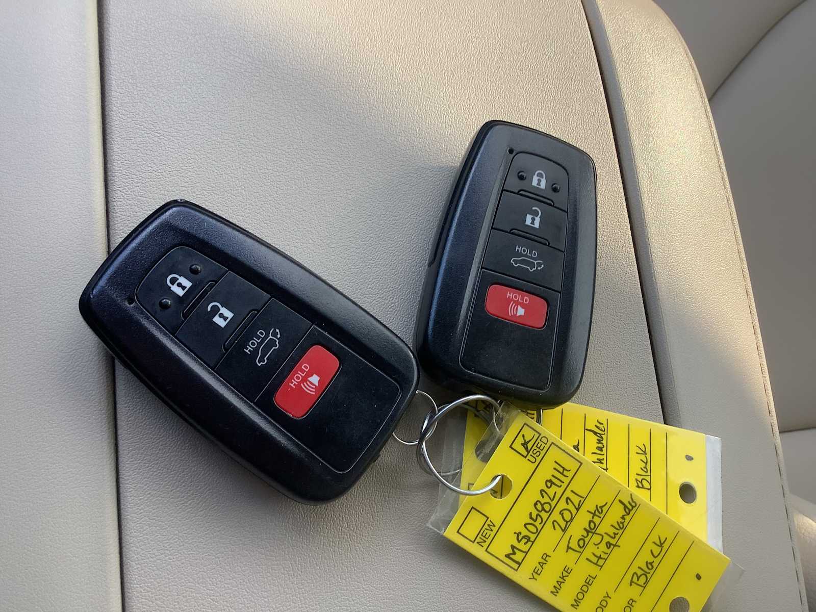 Thumbnail: 2021 Toyota Highlander - 19