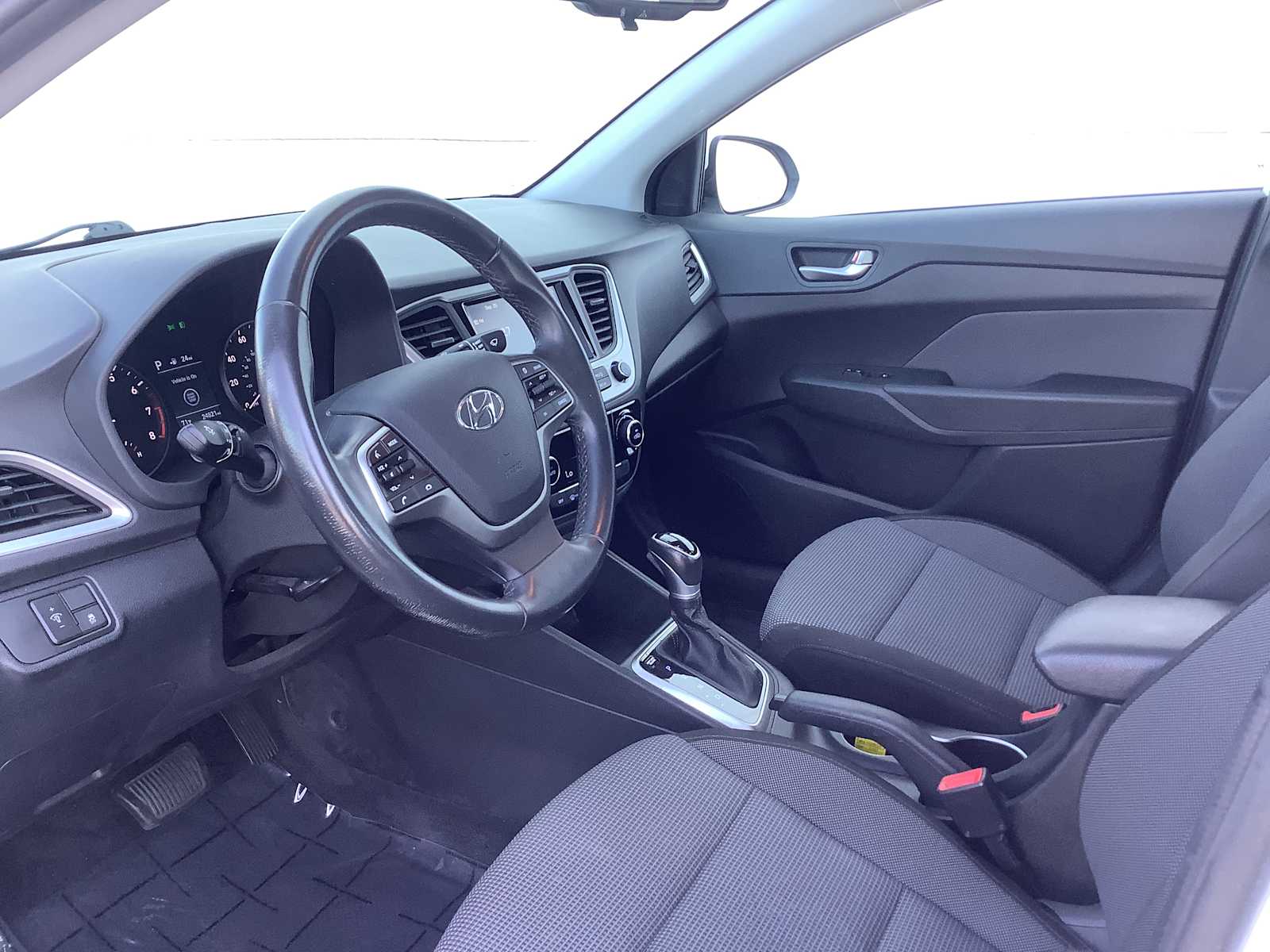 Thumbnail: 2021 Hyundai Accent - 3