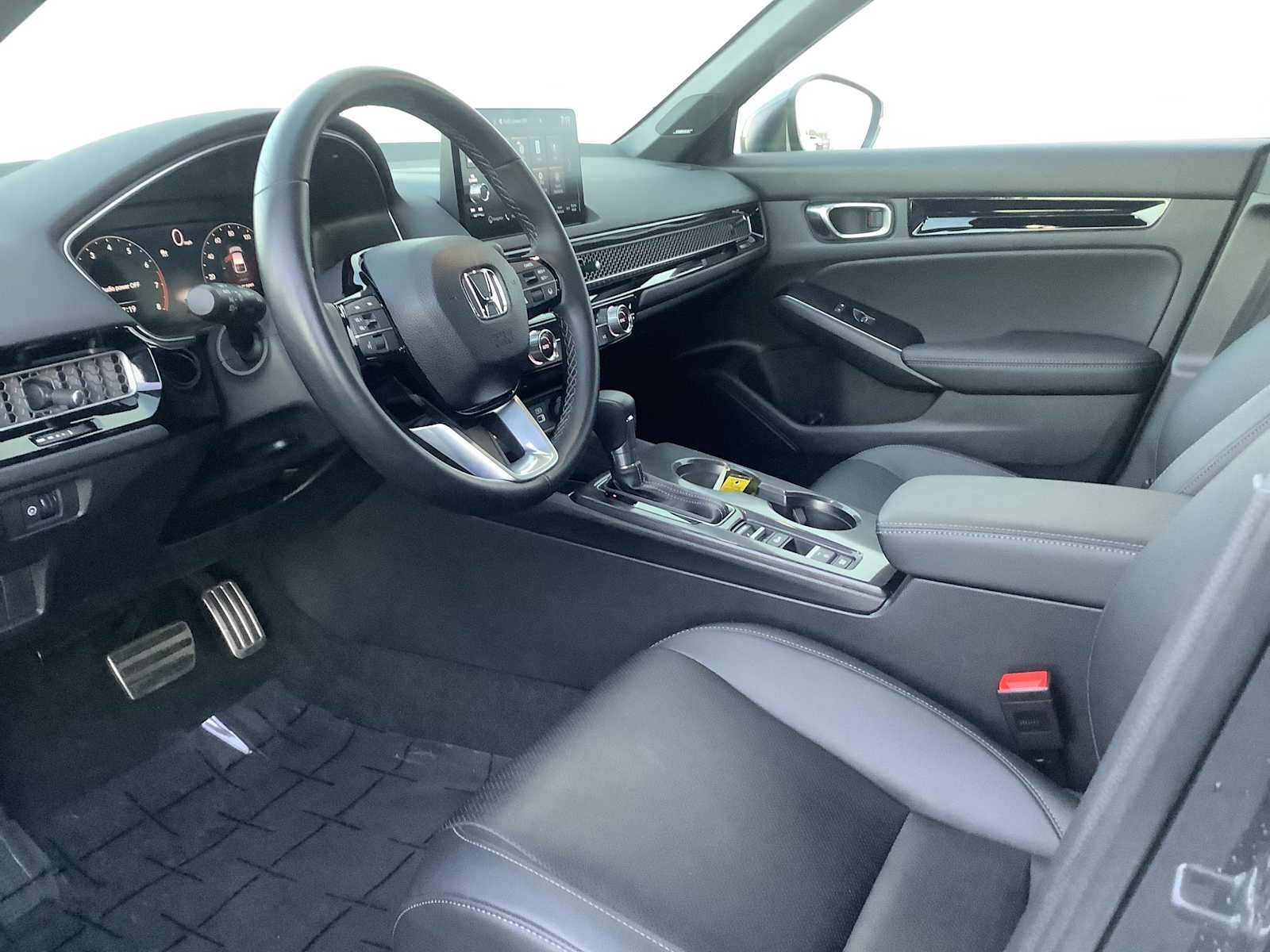 2024 Honda Civic Hatchback Sport Touring - Photo 3