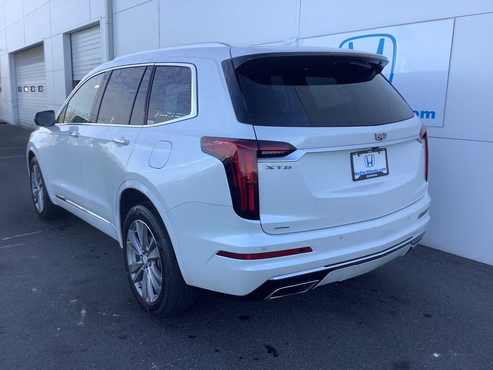 Thumbnail: 2023 Cadillac XT6 - 4