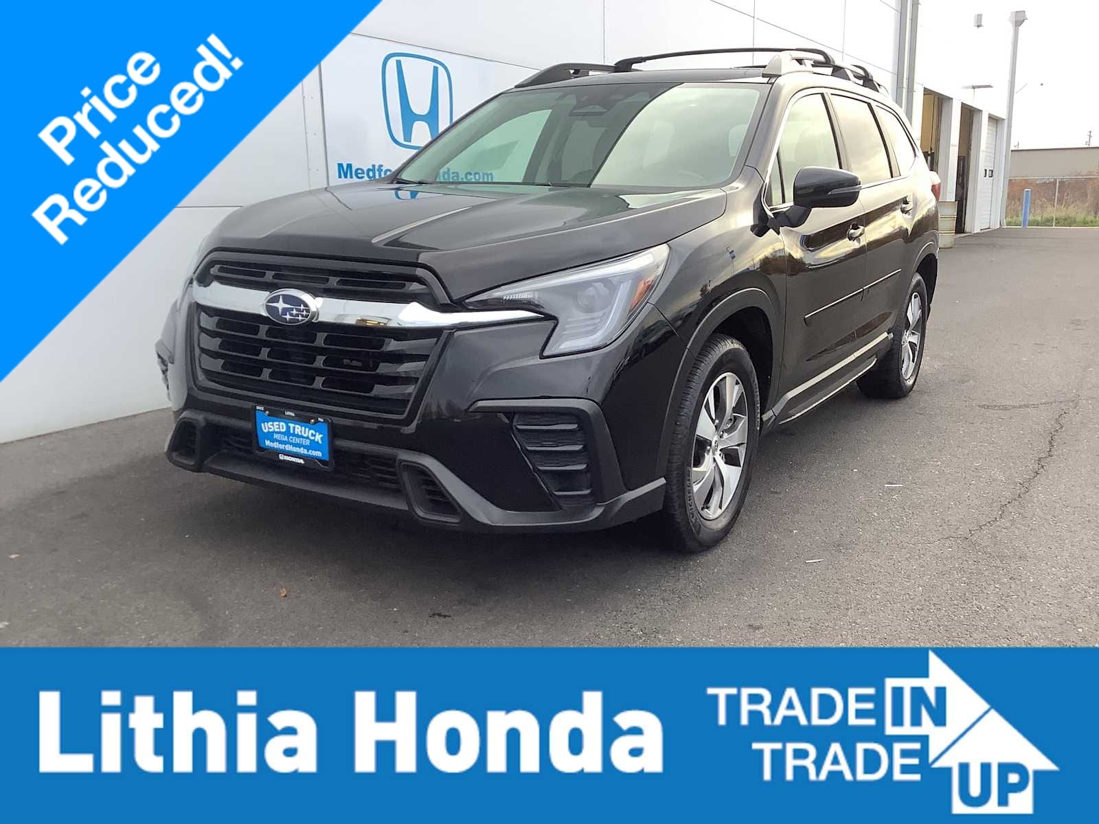 2023 Subaru Ascent Premium's photo