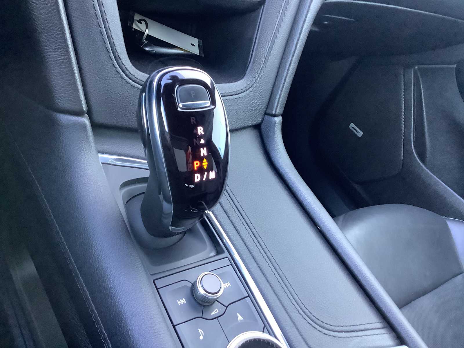 Thumbnail: 2023 Cadillac XT6 - 18