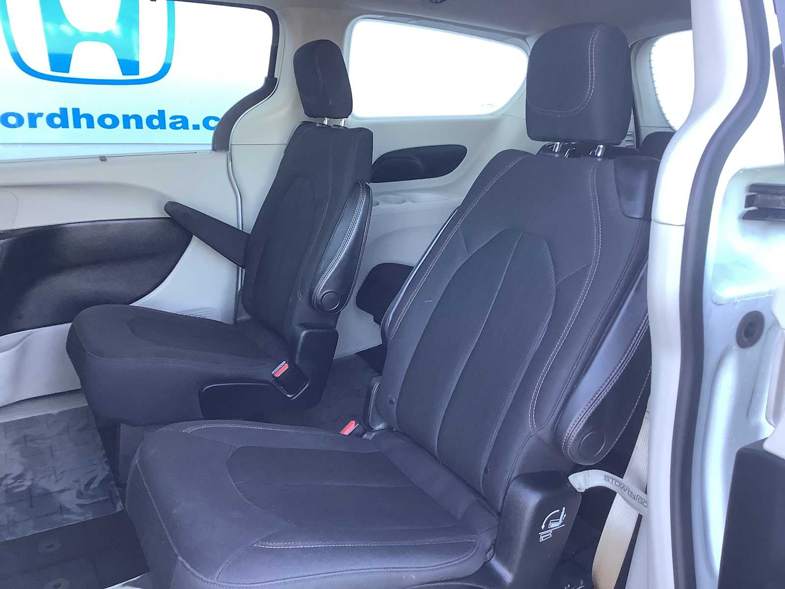 Thumbnail: 2019 Chrysler Pacifica - 12