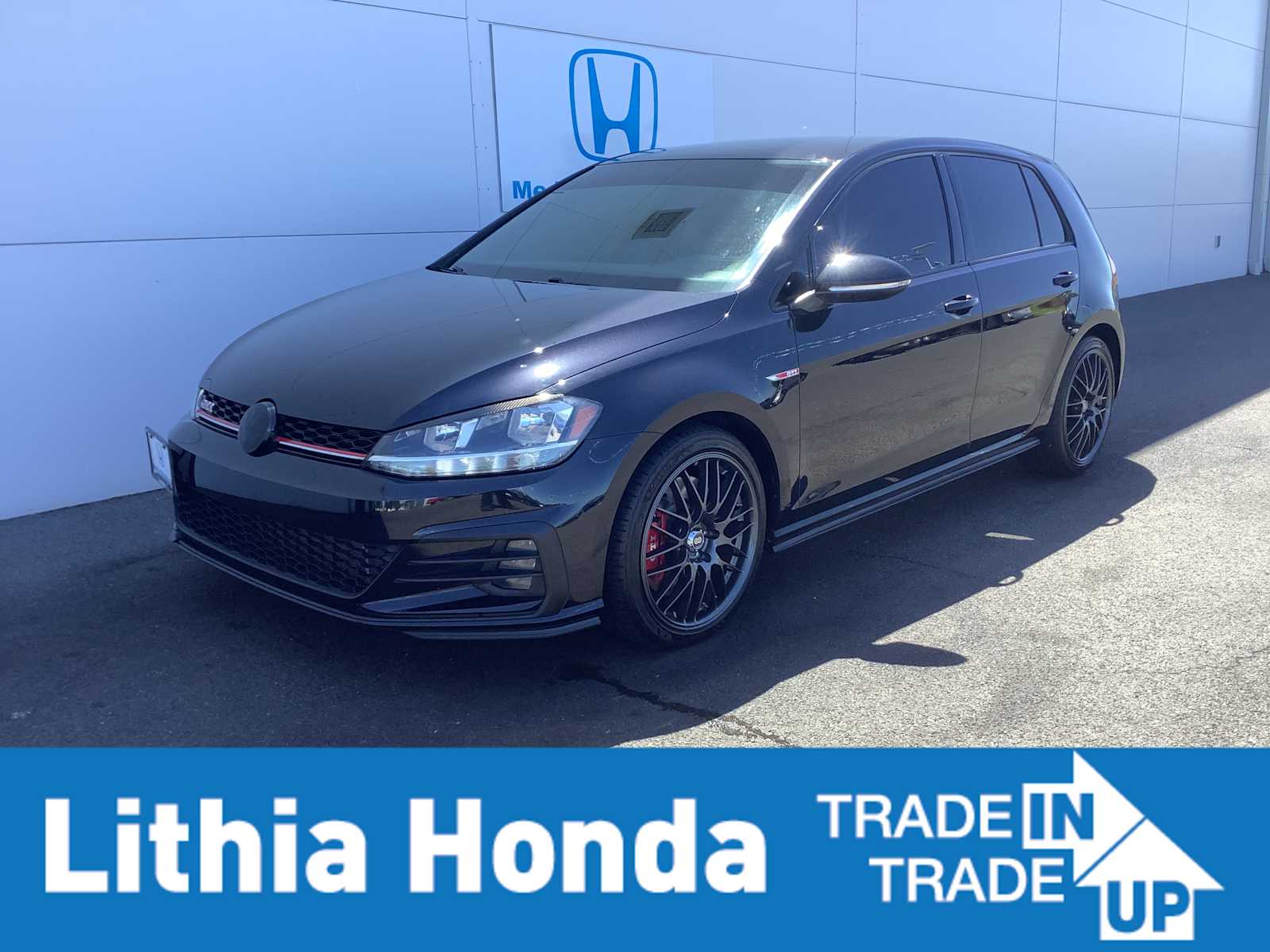 2019 Volkswagen Golf GTI 2.0T SE 4-door's photo