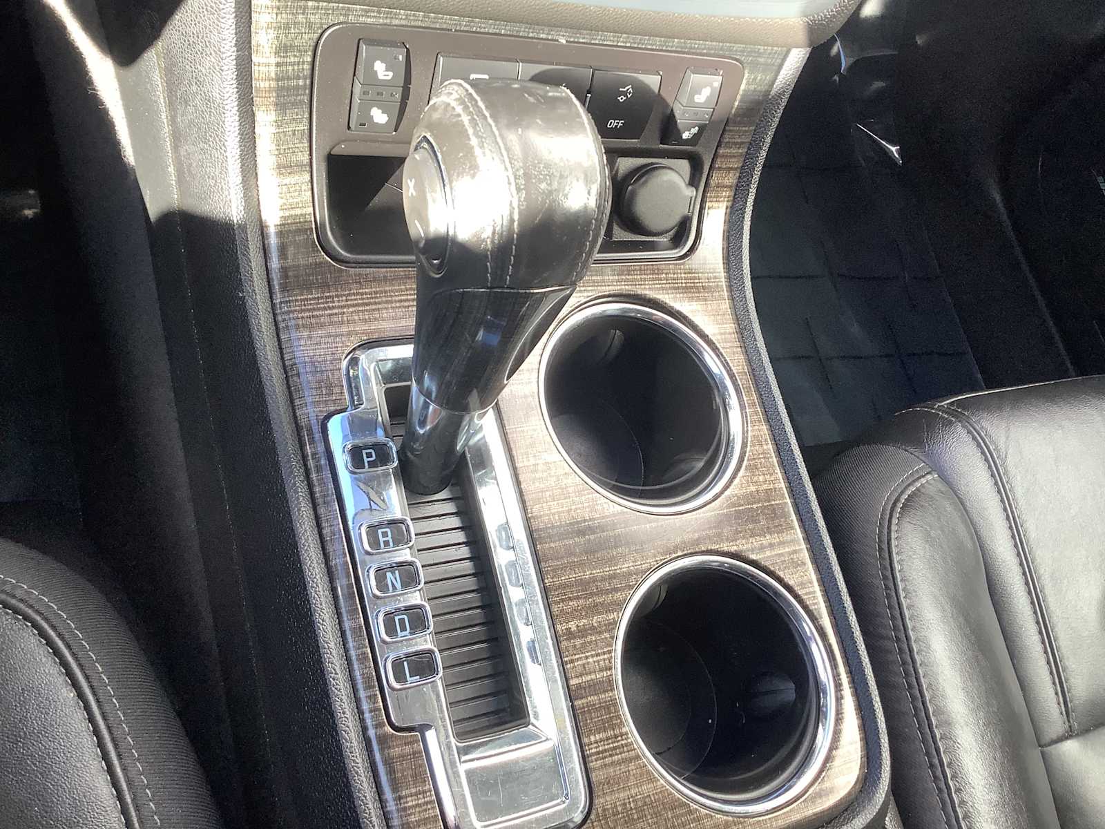 Thumbnail: 2015 GMC Acadia - 17