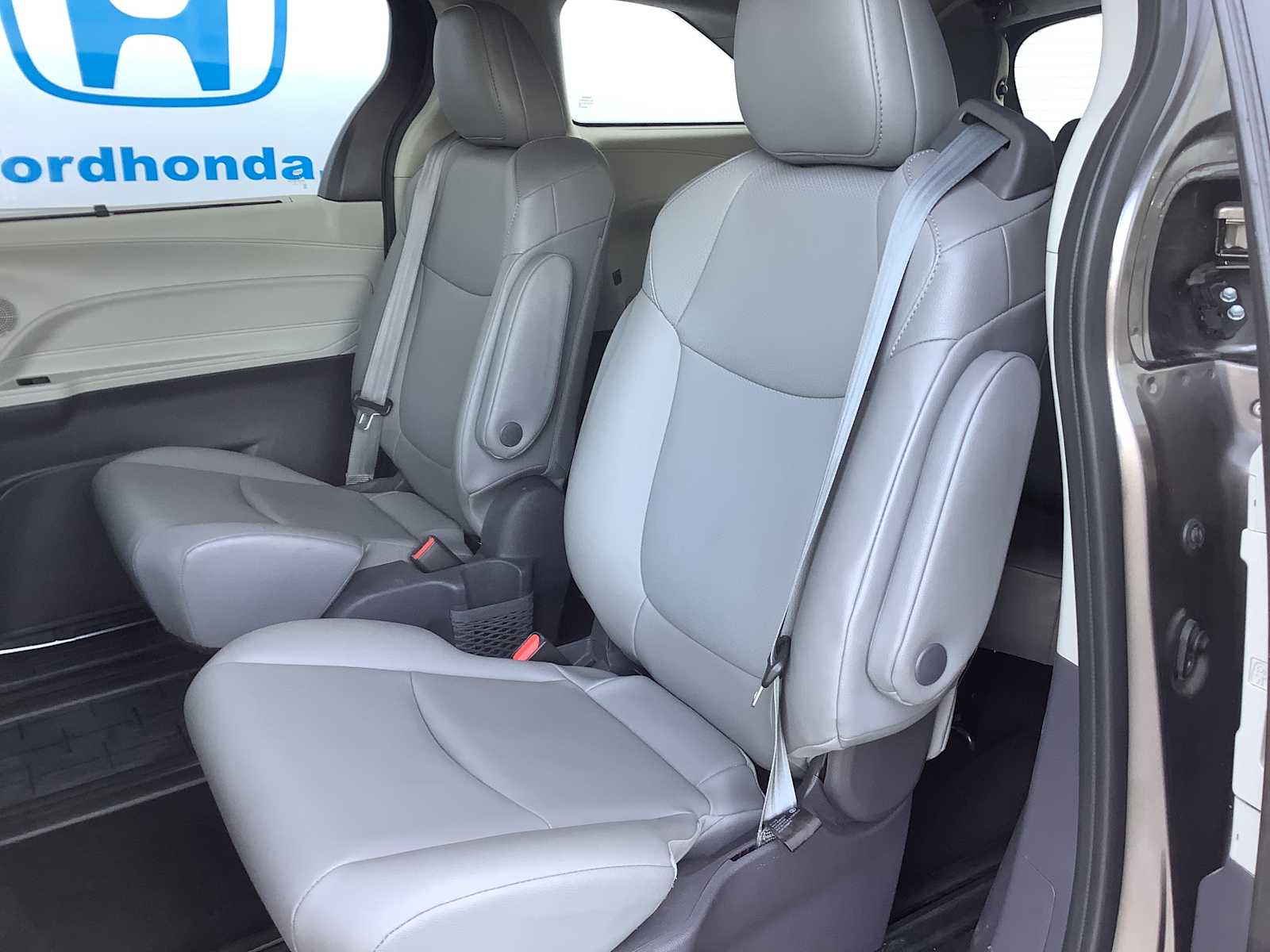 Thumbnail: 2021 Toyota Sienna - 13