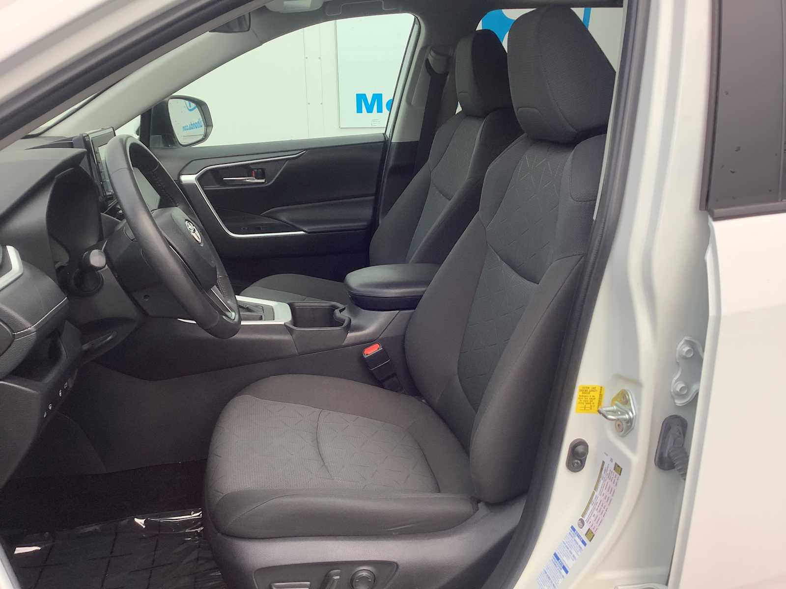 Thumbnail: 2022 Toyota RAV4 - 11