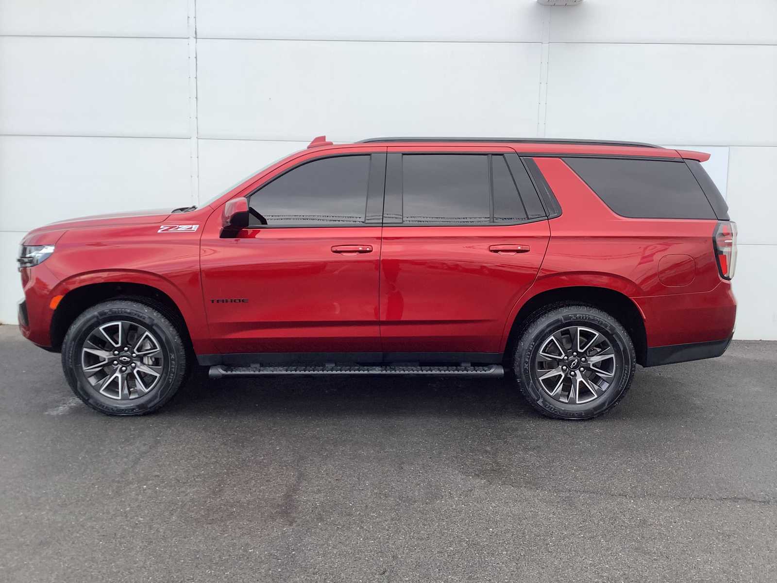 Thumbnail: 2021 Chevrolet Tahoe - 3