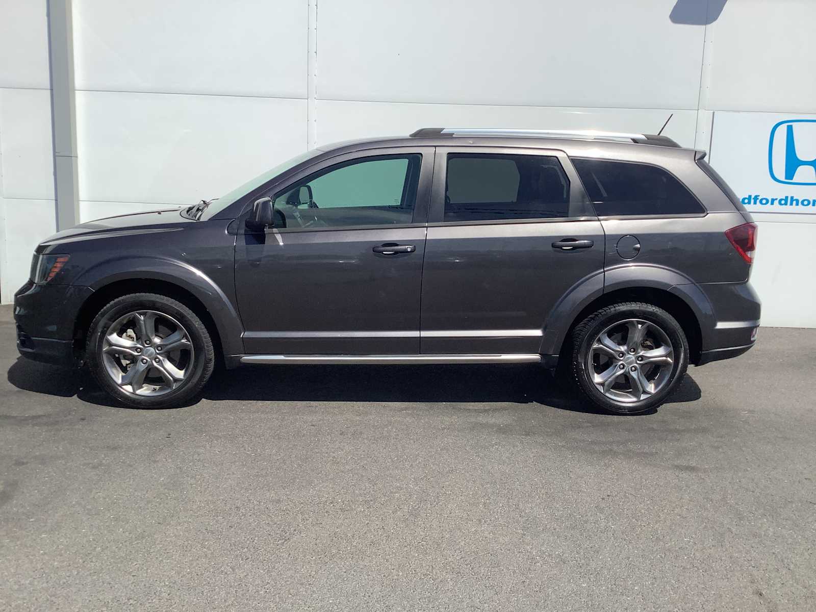 Thumbnail: 2017 Dodge Journey - 3