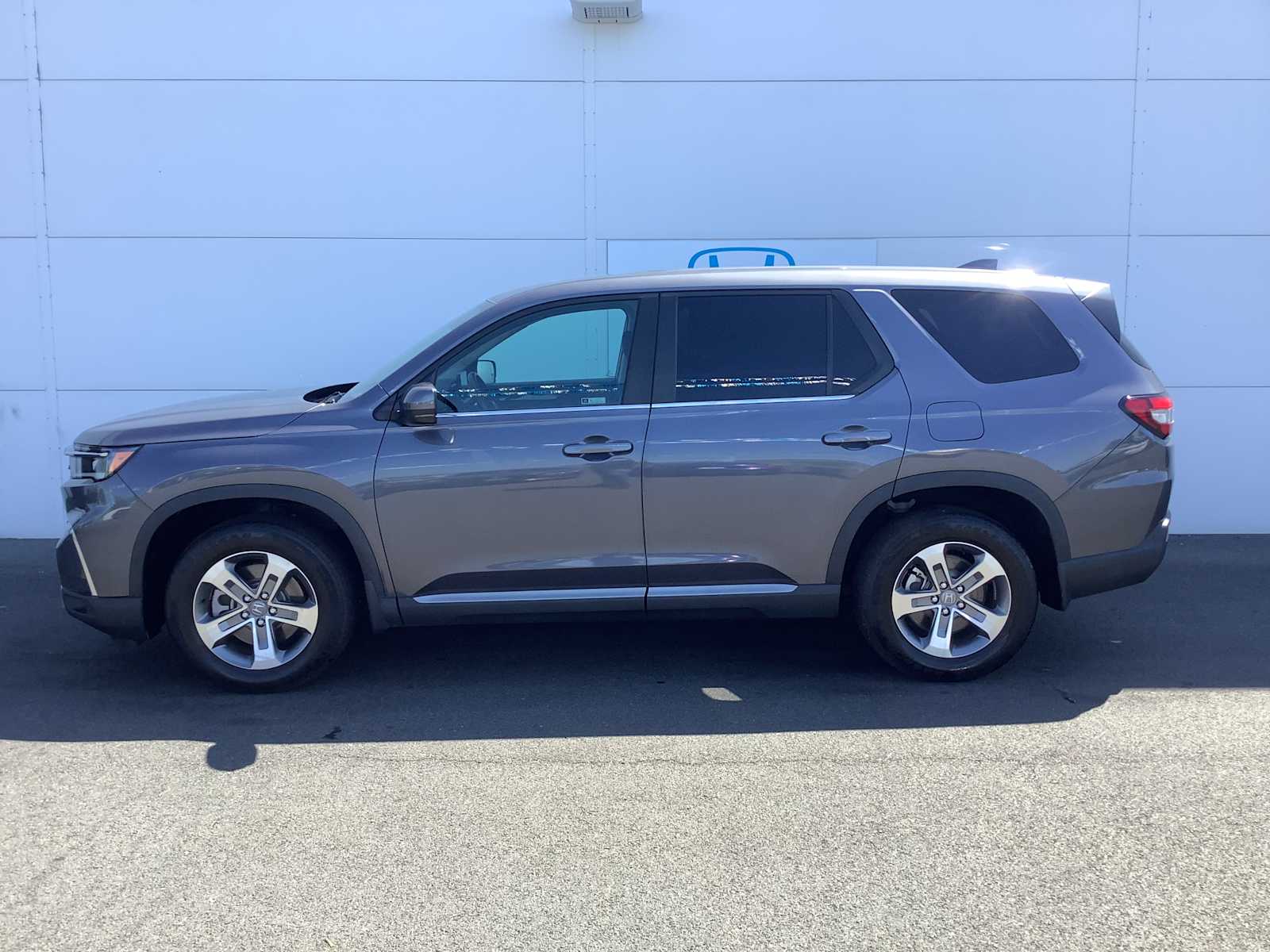 Thumbnail: 2023 Honda Pilot - 2