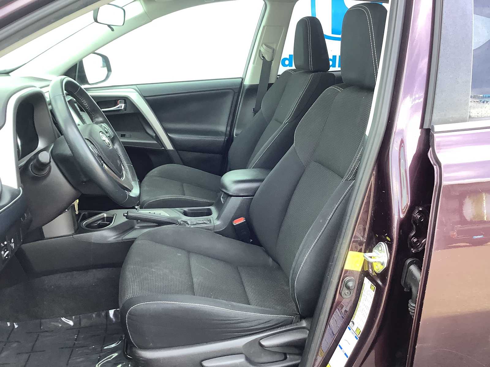 Thumbnail: 2016 Toyota RAV4 - 11