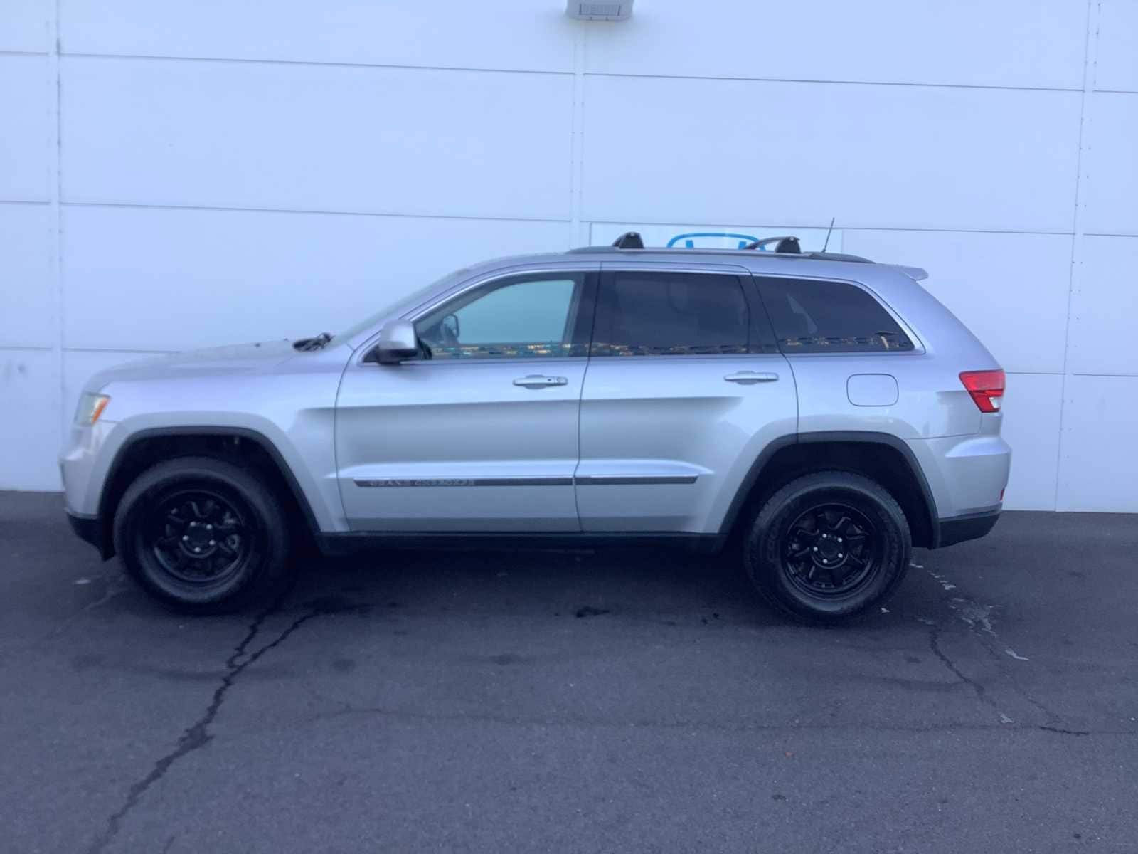 Used 2011 Jeep Grand Cherokee Laredo with VIN 1J4RR4GG8BC640136 for sale in Medford, OR