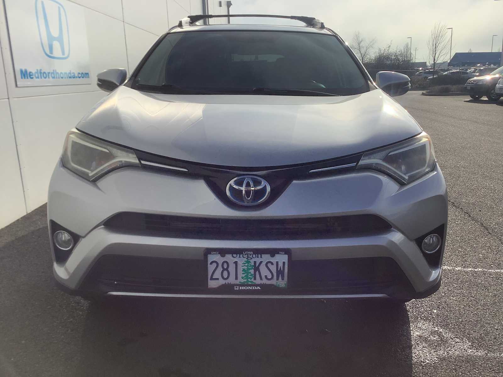 Thumbnail: 2016 Toyota RAV4 - 9