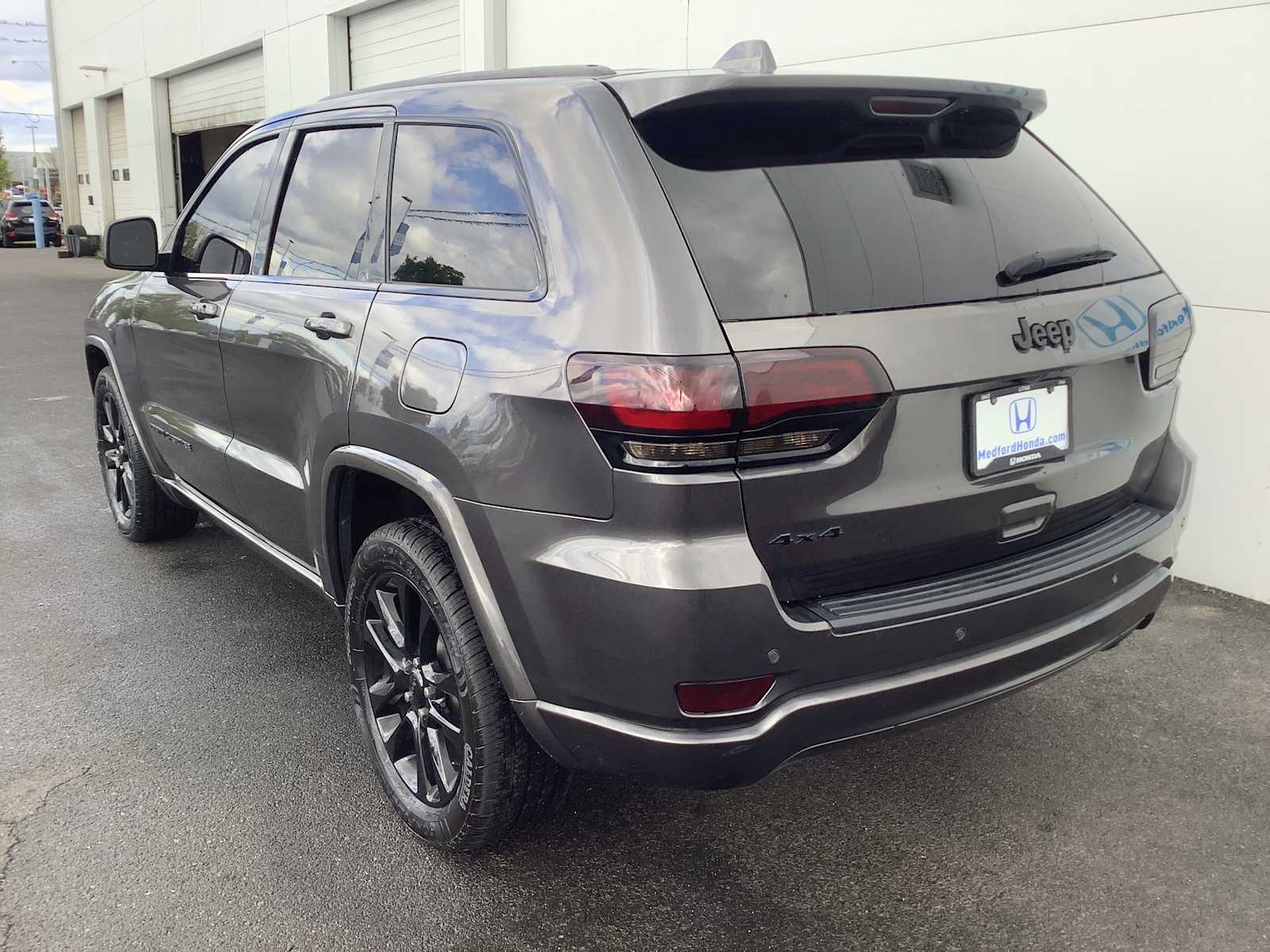 Thumbnail: 2020 Jeep Grand Cherokee - 4
