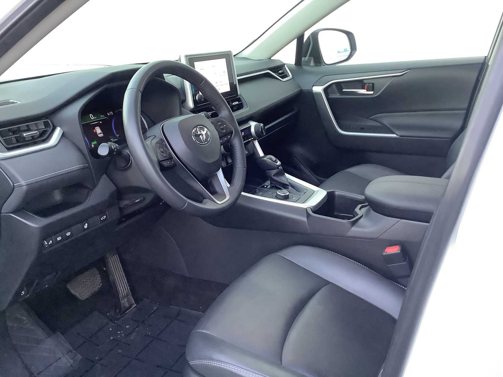 2023 Toyota RAV4 Hybrid XLE Premium photo 3