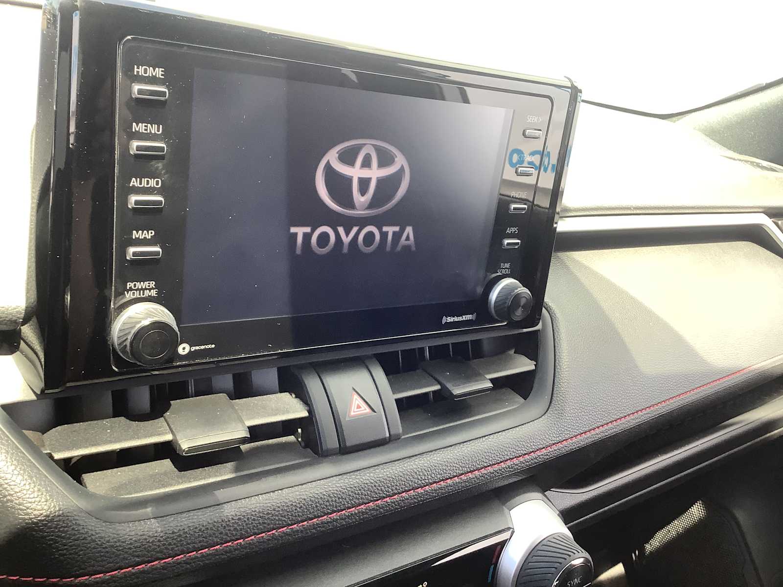 Thumbnail: 2022 Toyota RAV4 - 17