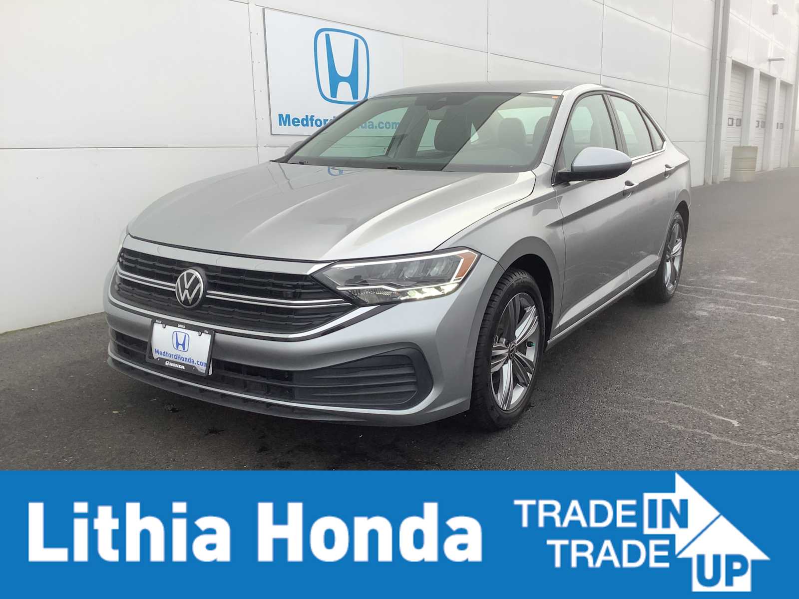 2024 Volkswagen Jetta SE's photo