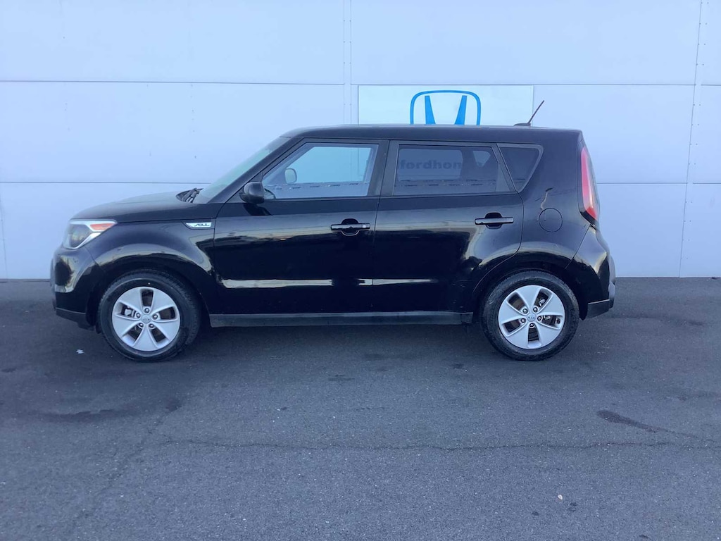 Used 2016 Kia Soul Base FWD Hatchback