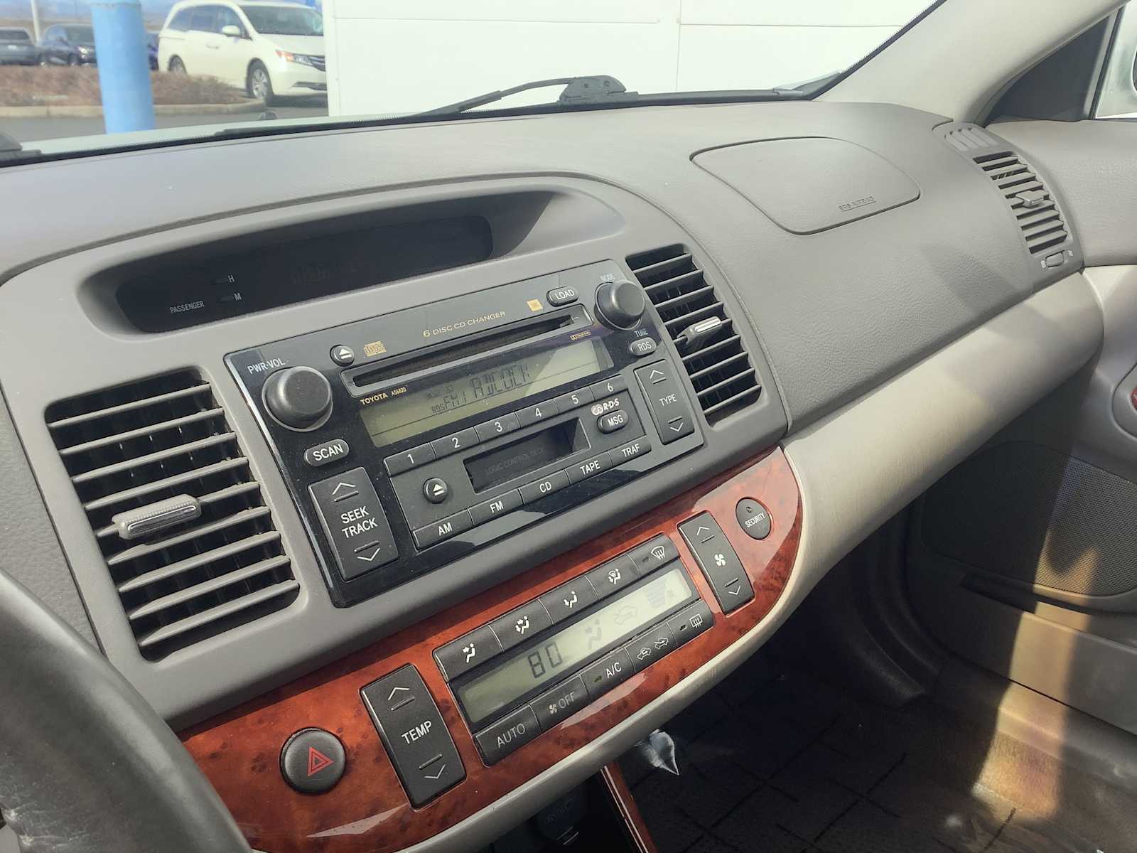 Thumbnail: 2002 Toyota Camry - 17